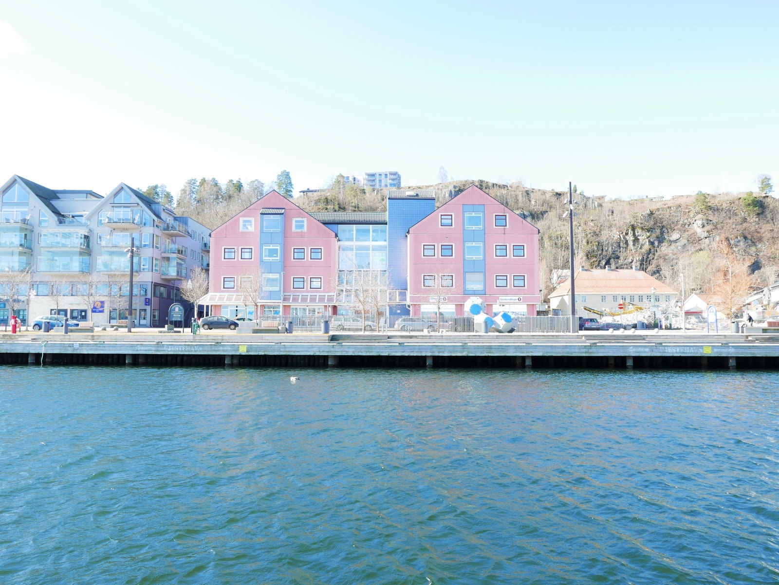 Sentral plassering midt byen Galleribilde
