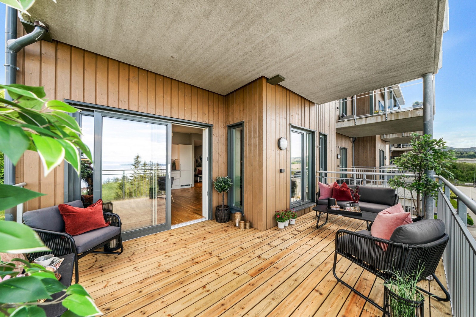 På finværsdager oppleves balkongen som en forlengelse av stuen. Galleribilde