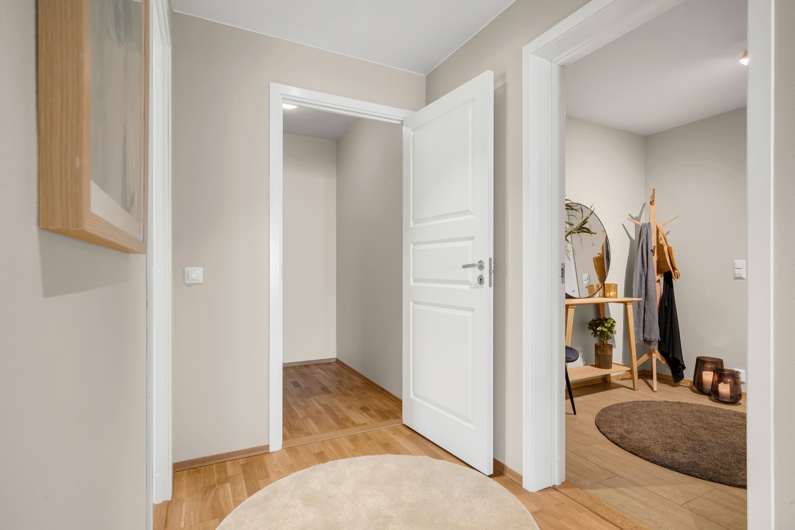 Gang sett mot soverom og entré. Galleribilde
