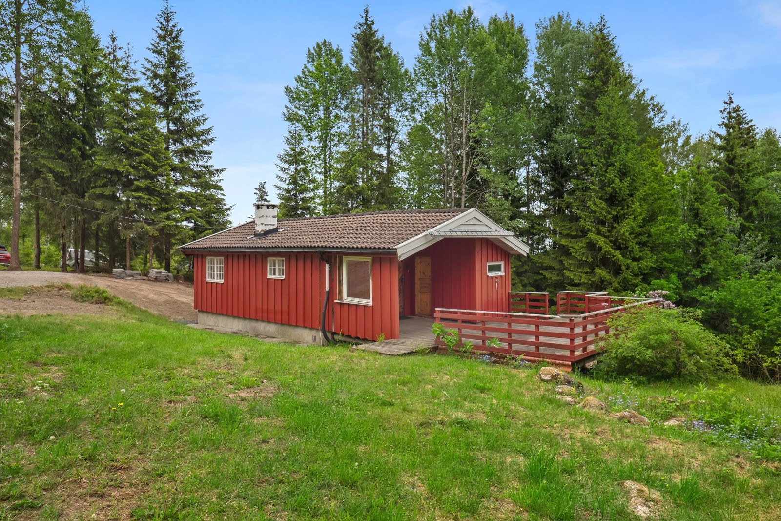 Hytta ligger flott til i et etablert hyttefelt på Storsand Galleribilde