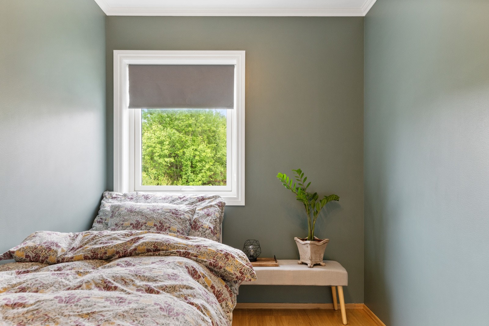 Rom nr 2 er litt mindre enn hovedsoverommet, men har likevel et romslig areal på 8 kvm. Galleribilde