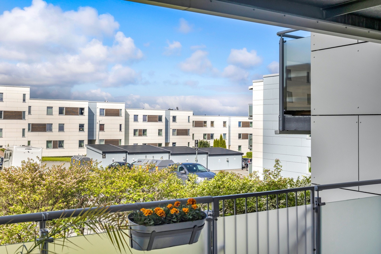 Her sitter man skjermet til. Galleribilde