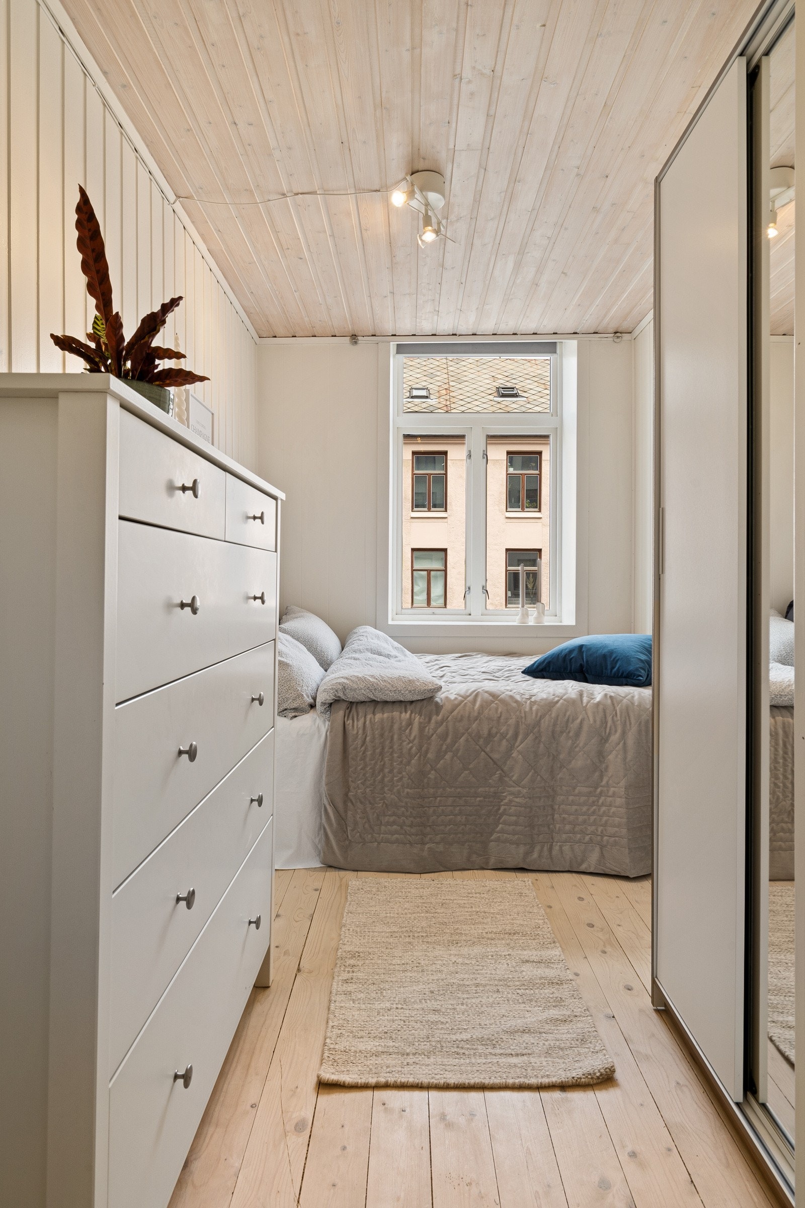 Det andre soverommet er på 7 m² og kan enkelt innredes som gjesterom eller kontor Galleribilde