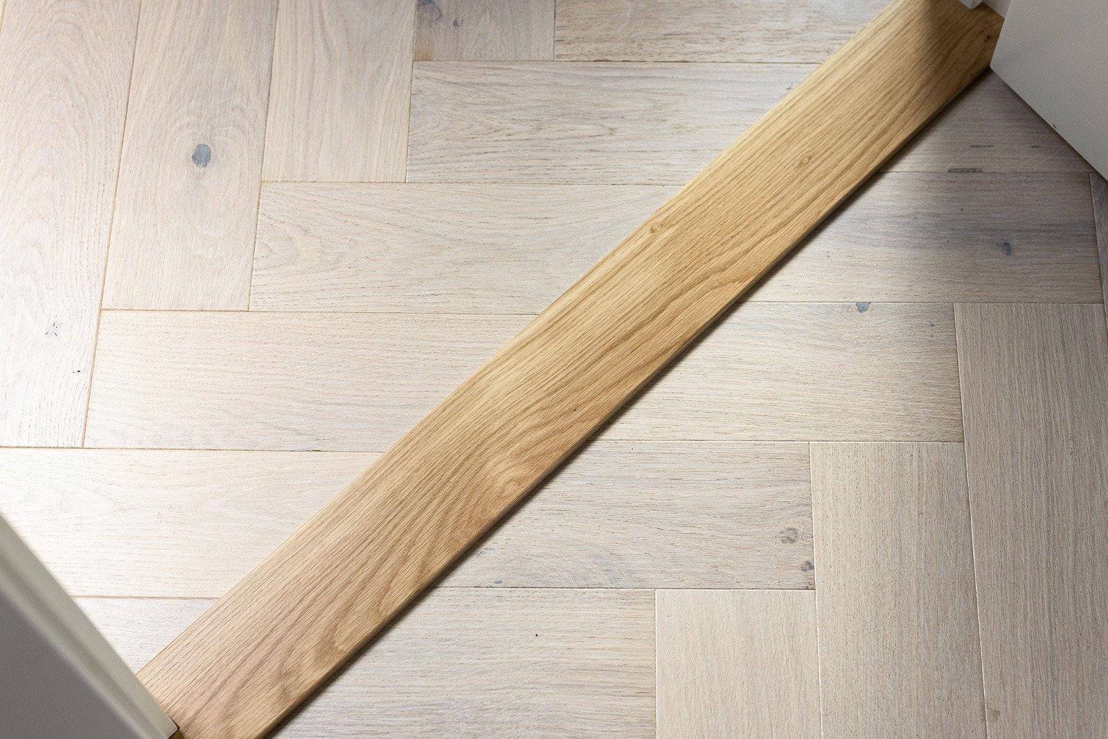 Fiskebensparkett i alle rom med unntak av baderom. Galleribilde