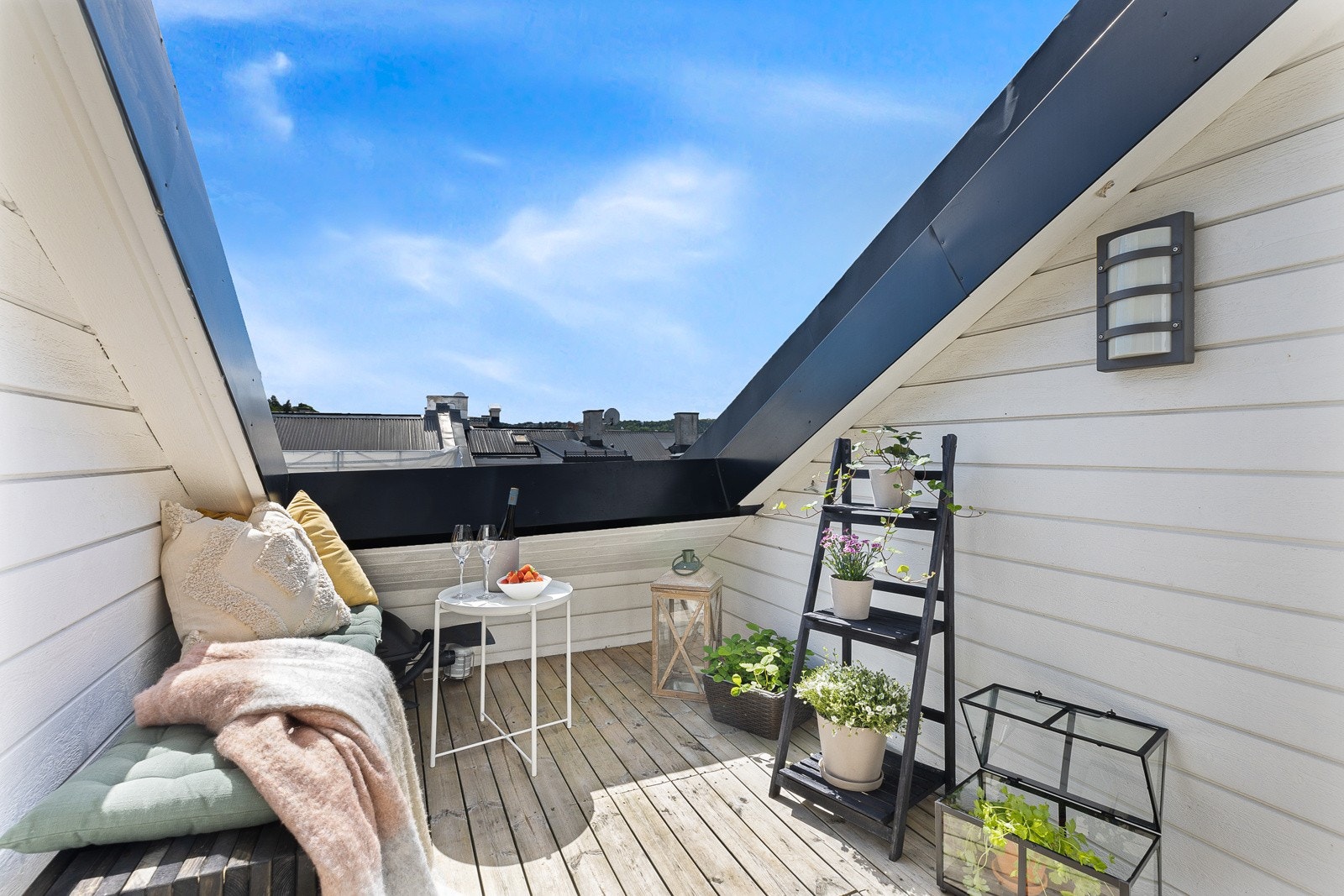 Terrassen er på 6,6m². Galleribilde