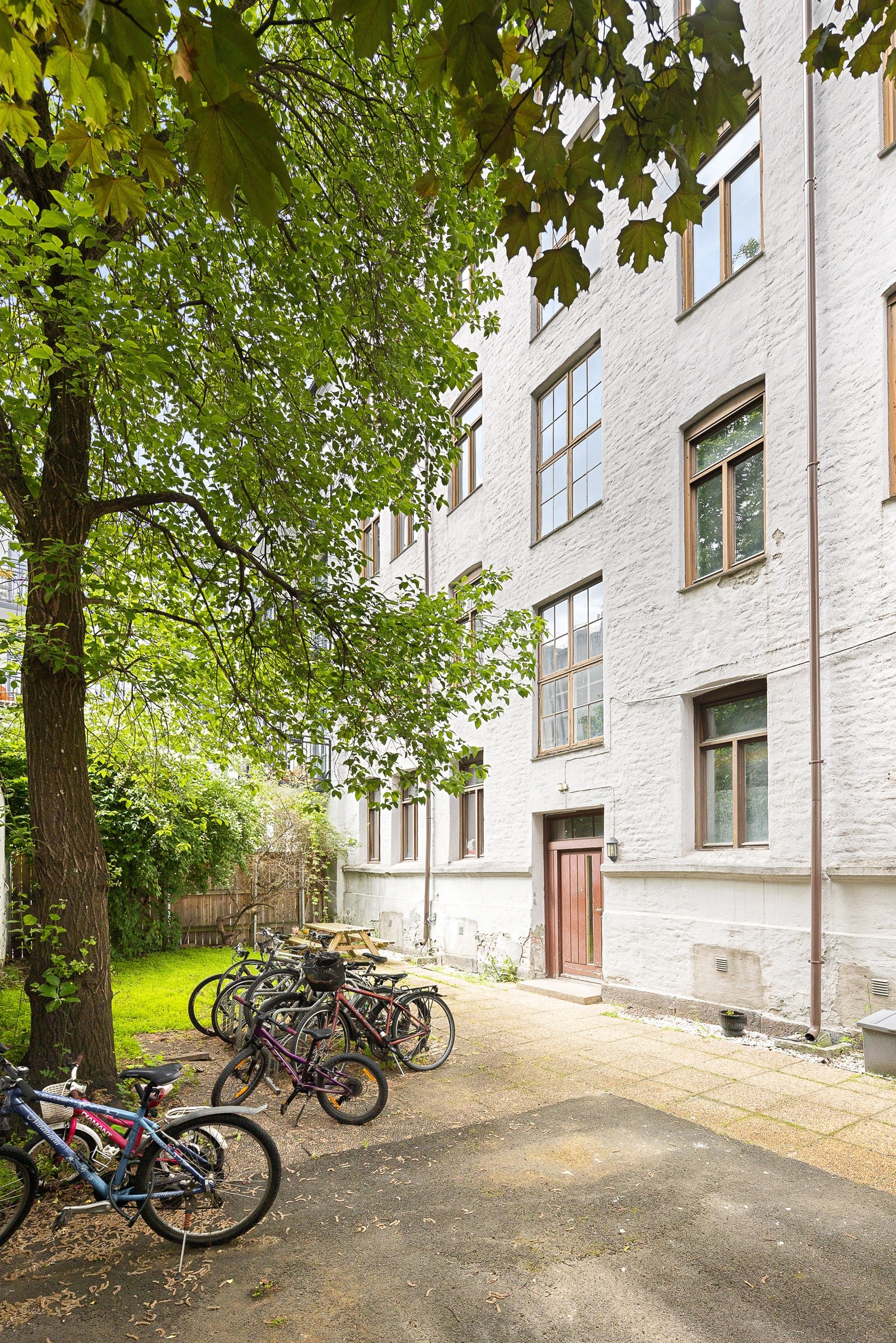 Inngangsparti. Galleribilde