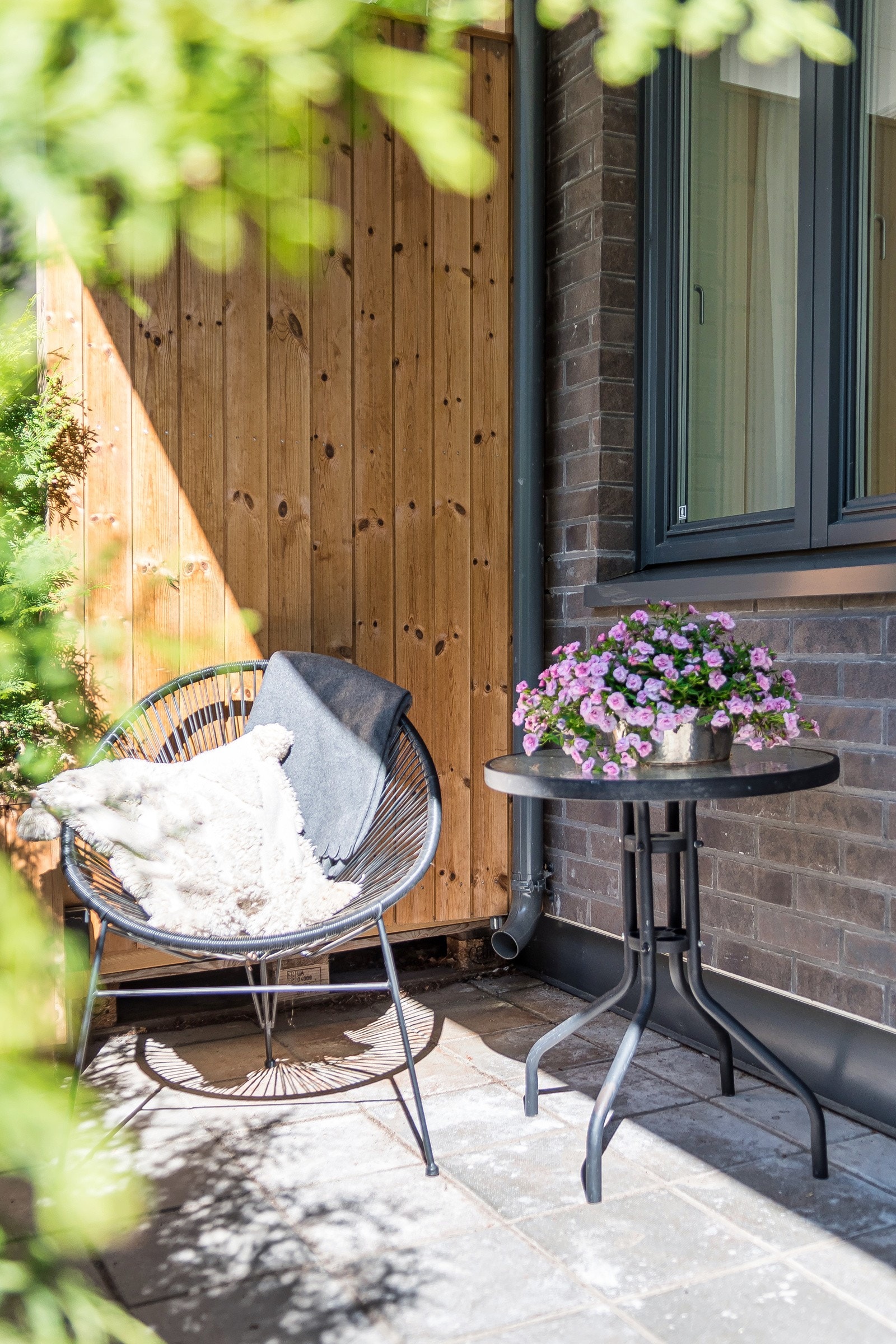 Uteplassen vender mot nordvest og har ettermiddagssol. Galleribilde