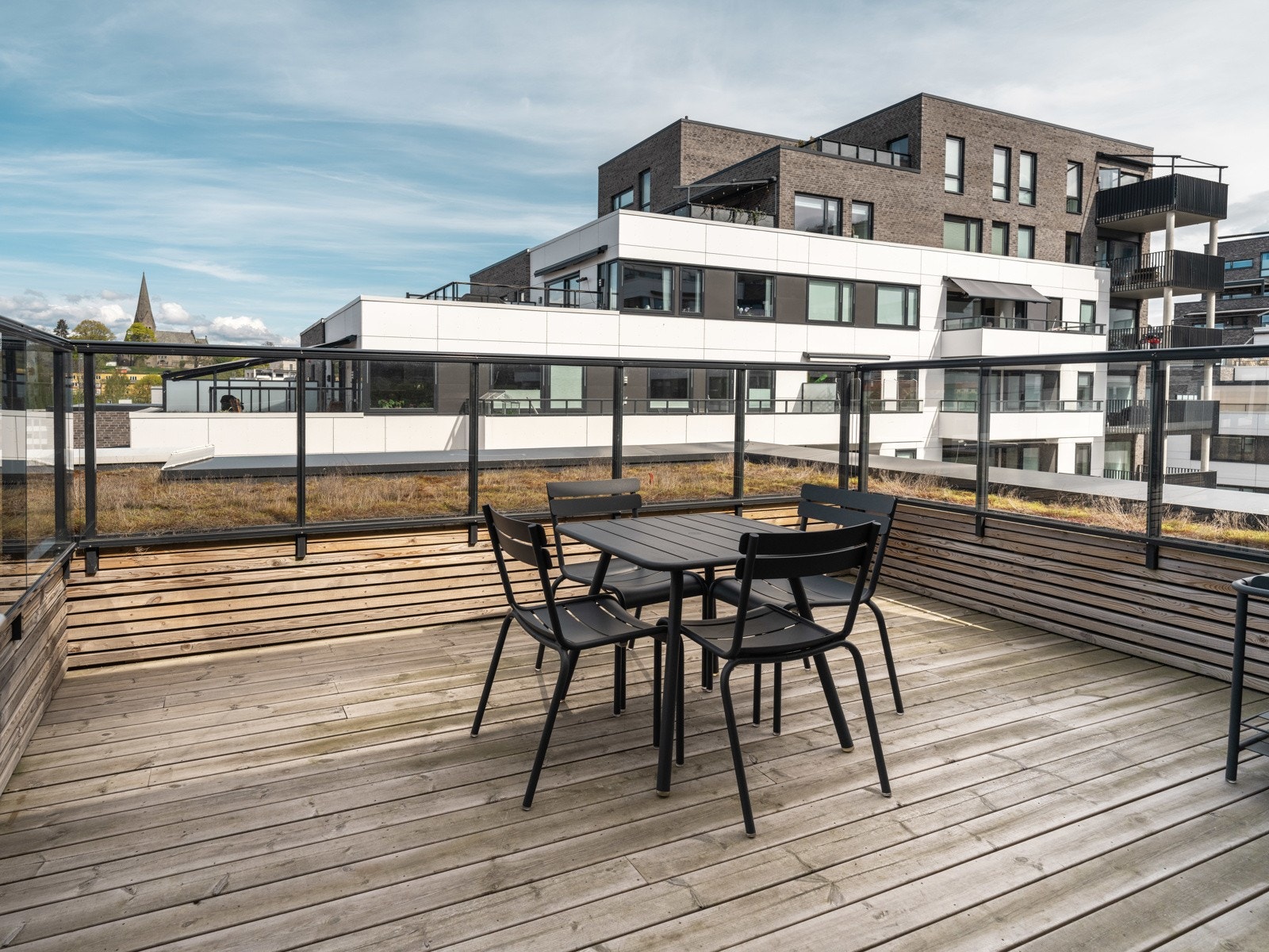 Hyggelig, felles takterrasse. Galleribilde