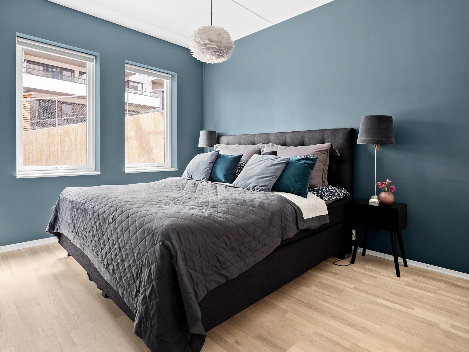 Leilighetens luksuriøse hovedsoverom. Galleribilde