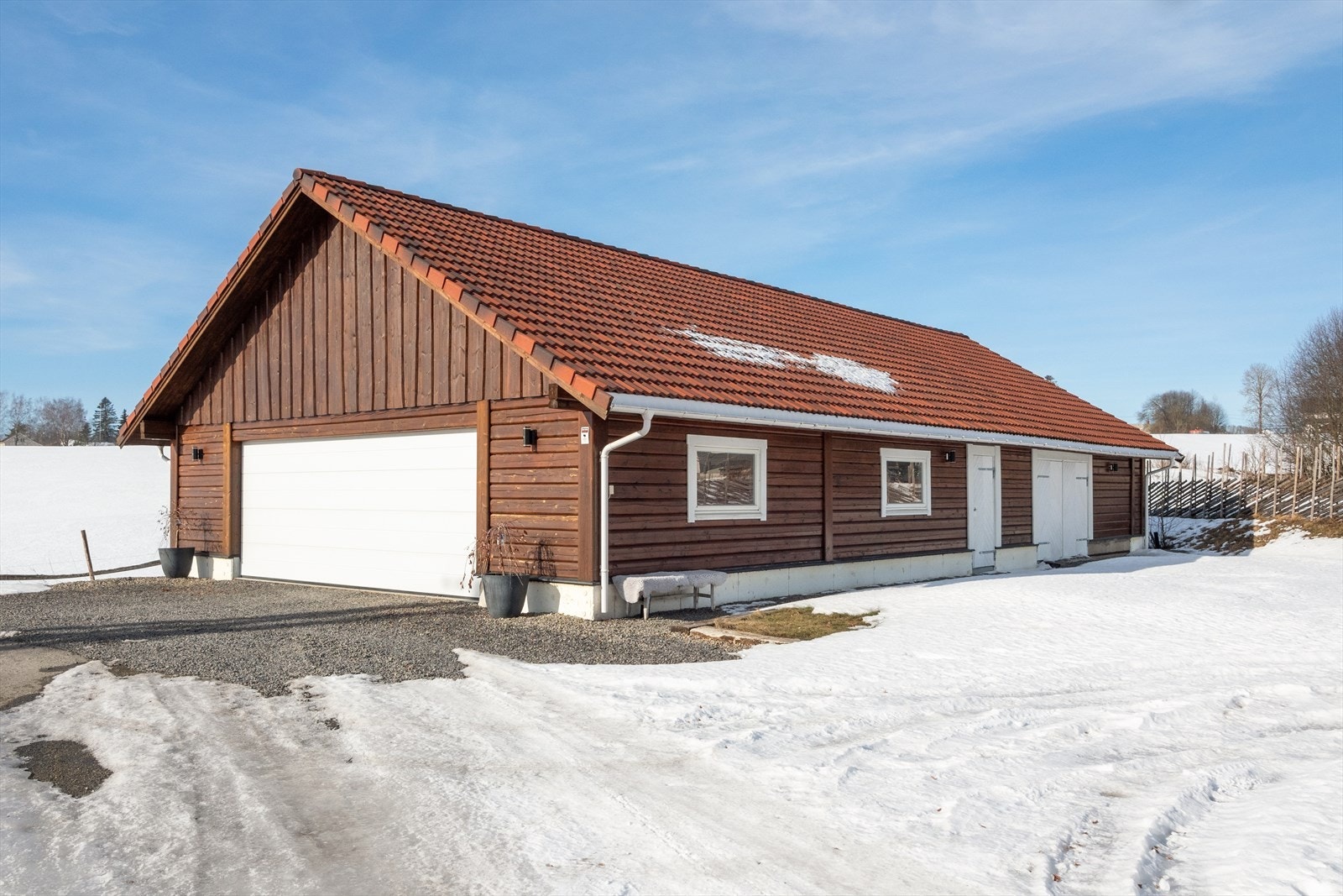 Garasjen på hele 191m² Galleribilde