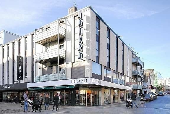 Inngang til hybelen er fra Gågata mellom Sykkel-butikken og Skobutikken. Galleribilde