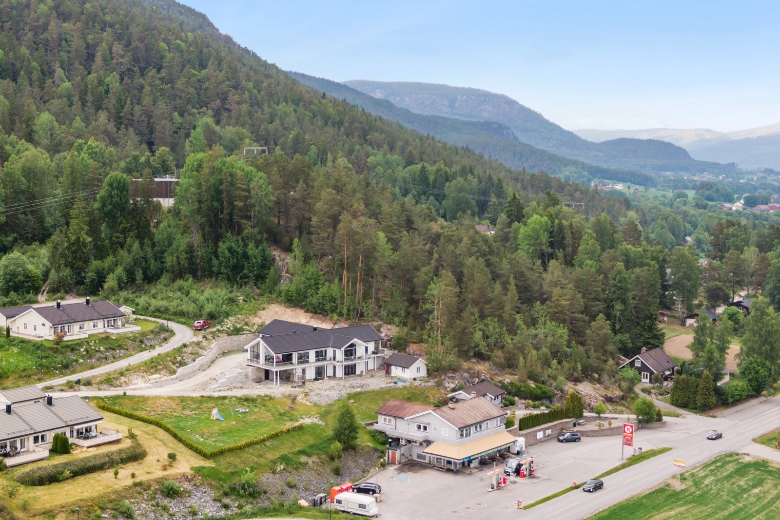 Kart med eksakte tomtegrenser ligger vedlagt i prospektet. Galleribilde