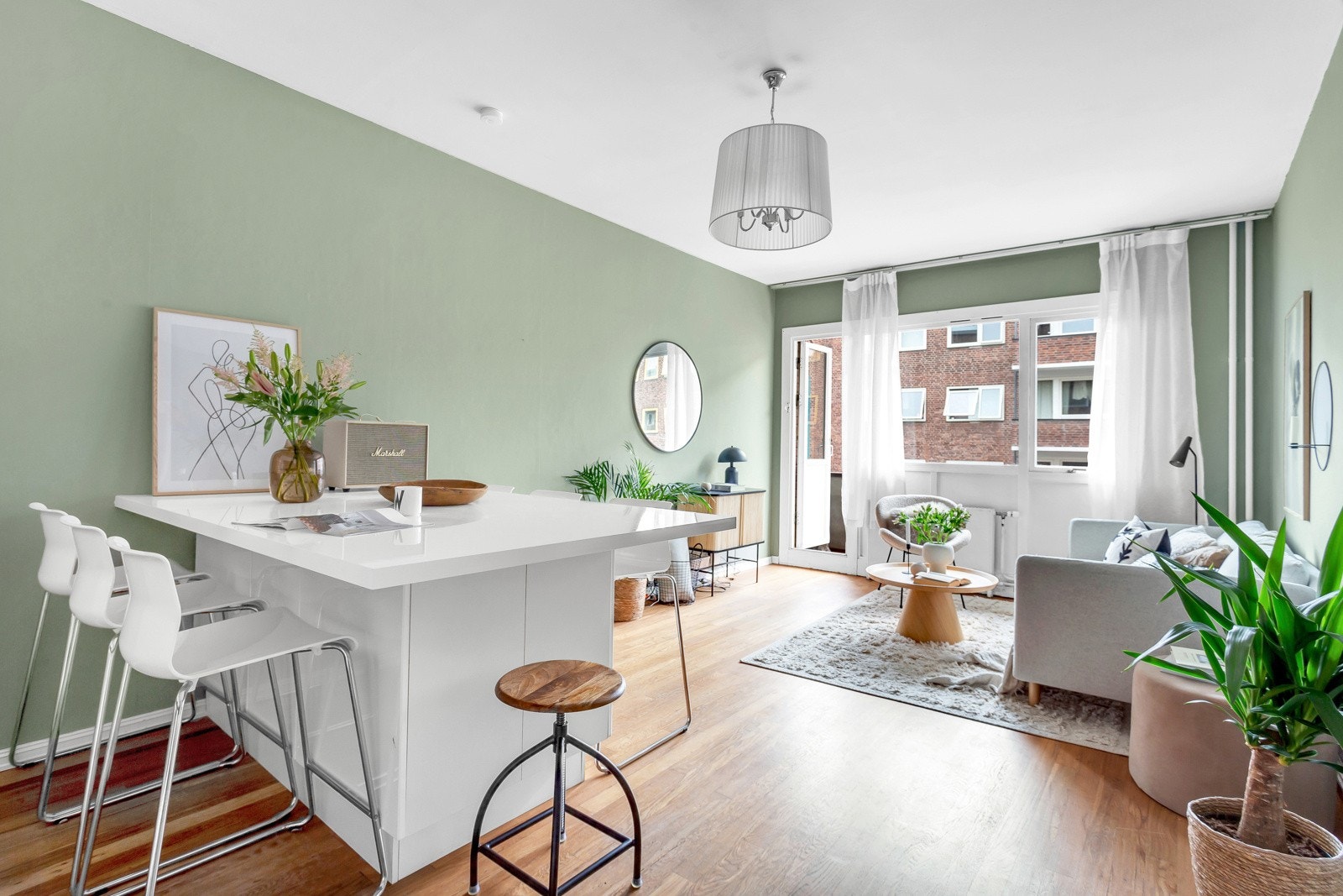 Leiligheten ligger i byggets 3. etasje og er på 57 kvm. Galleribilde