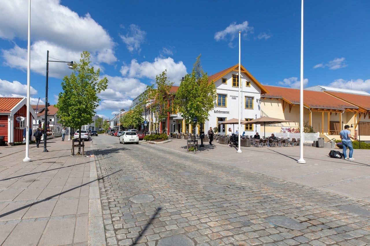 Fra leiligheten er det kort gangavstand til sentrum med alle fasiliteter! Galleribilde