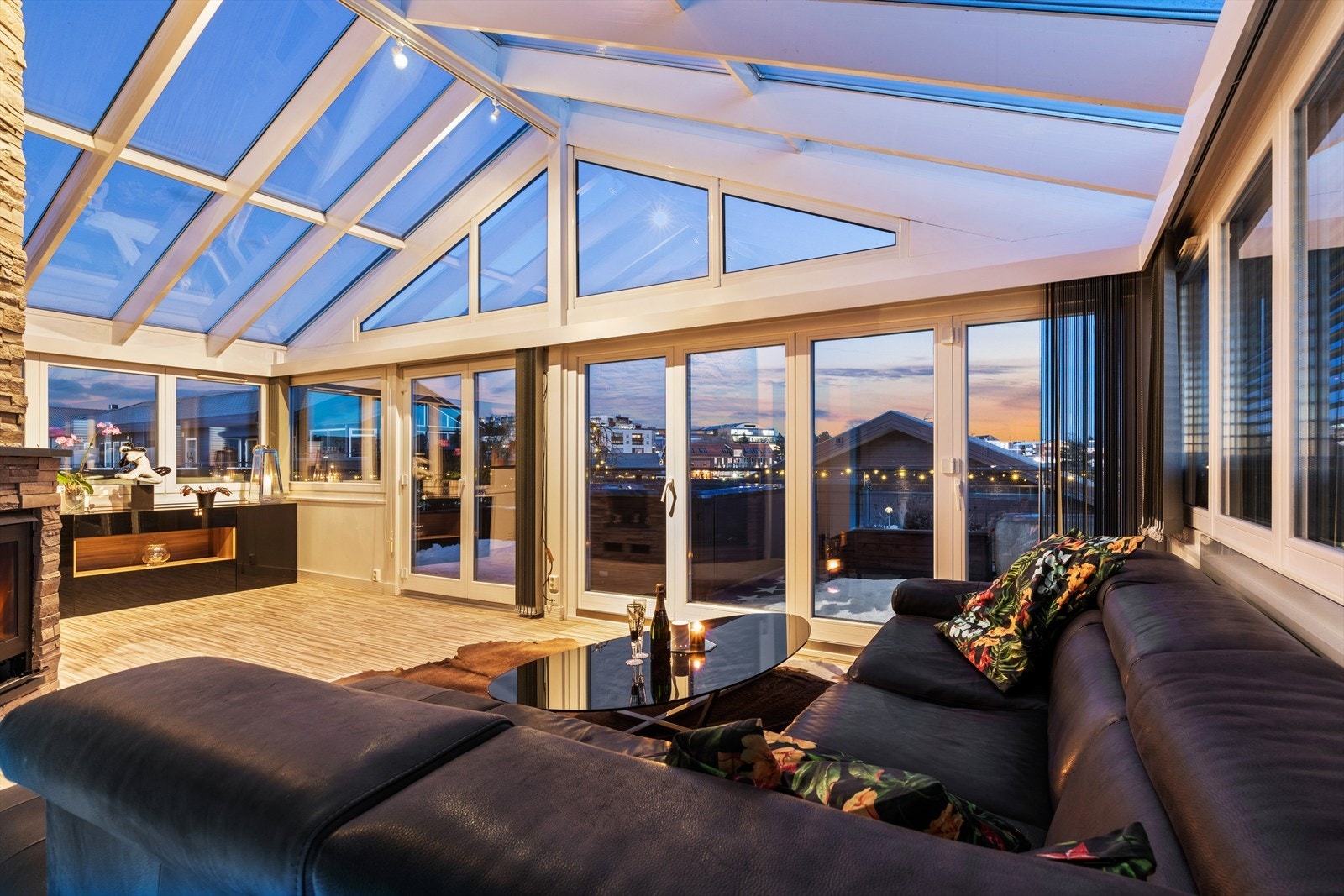 Leiligheten er en sjelden vare her i Jessheim med bla. 40 kvm takterrasse med tilhørende jacuzzi. Galleribilde