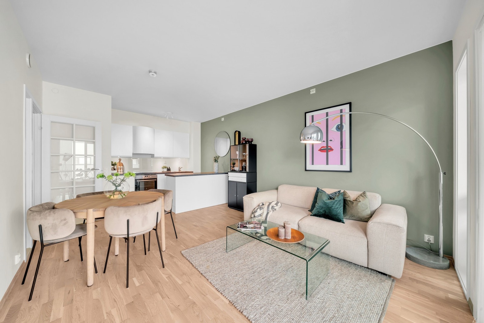 Velkommen til Julianus Holms Veg 28 - En særdeles flott 3-roms leilighet beliggende på populære Lade. Galleribilde