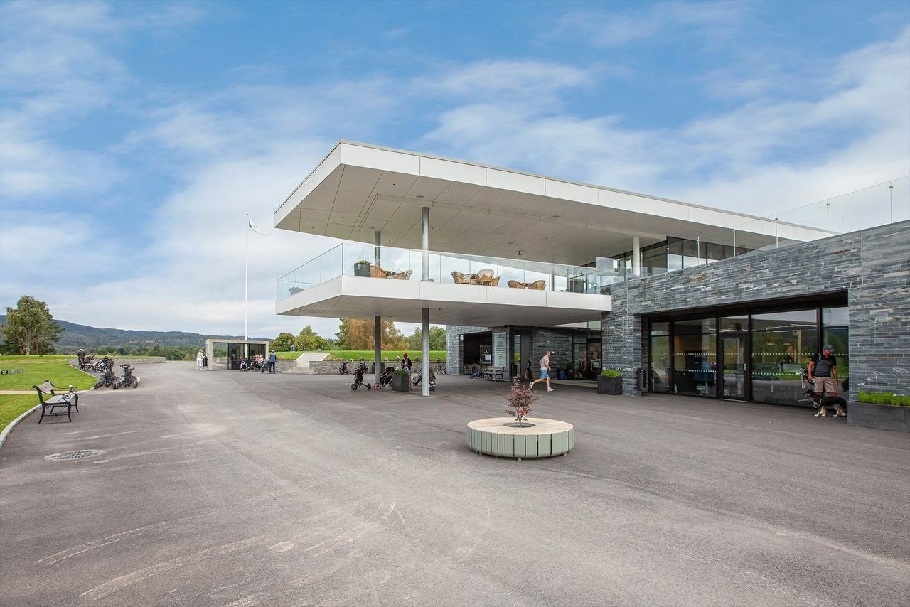 Oslo Golfklubb med golfbane og restaurant. Galleribilde