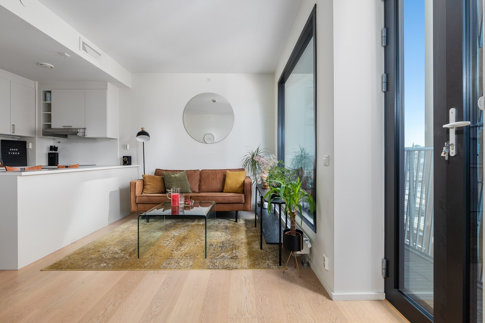 Rostockgata 24 er en moderne og fresh mulighet, her passer ekslusive, spennende og trendy møbler inn. Galleribilde