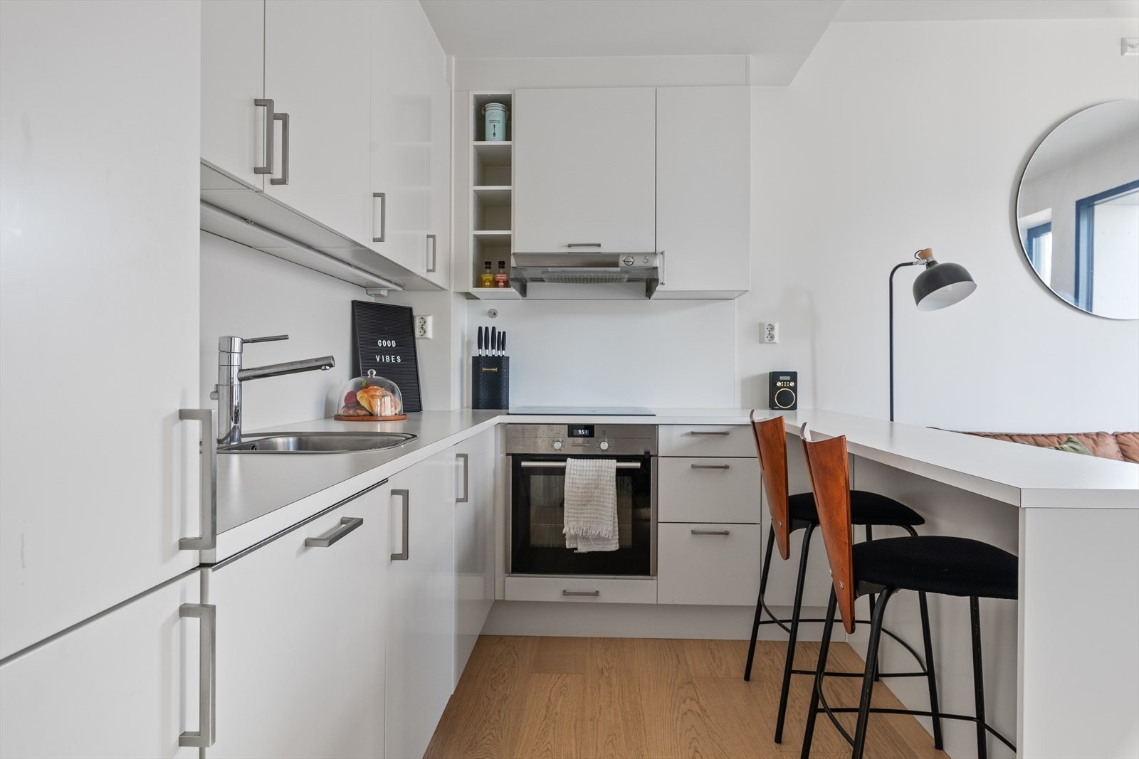 Dette er drømmekjøkkenet. Alt er tilrettelagt for å brilijere med dine kokkekunster. Galleribilde