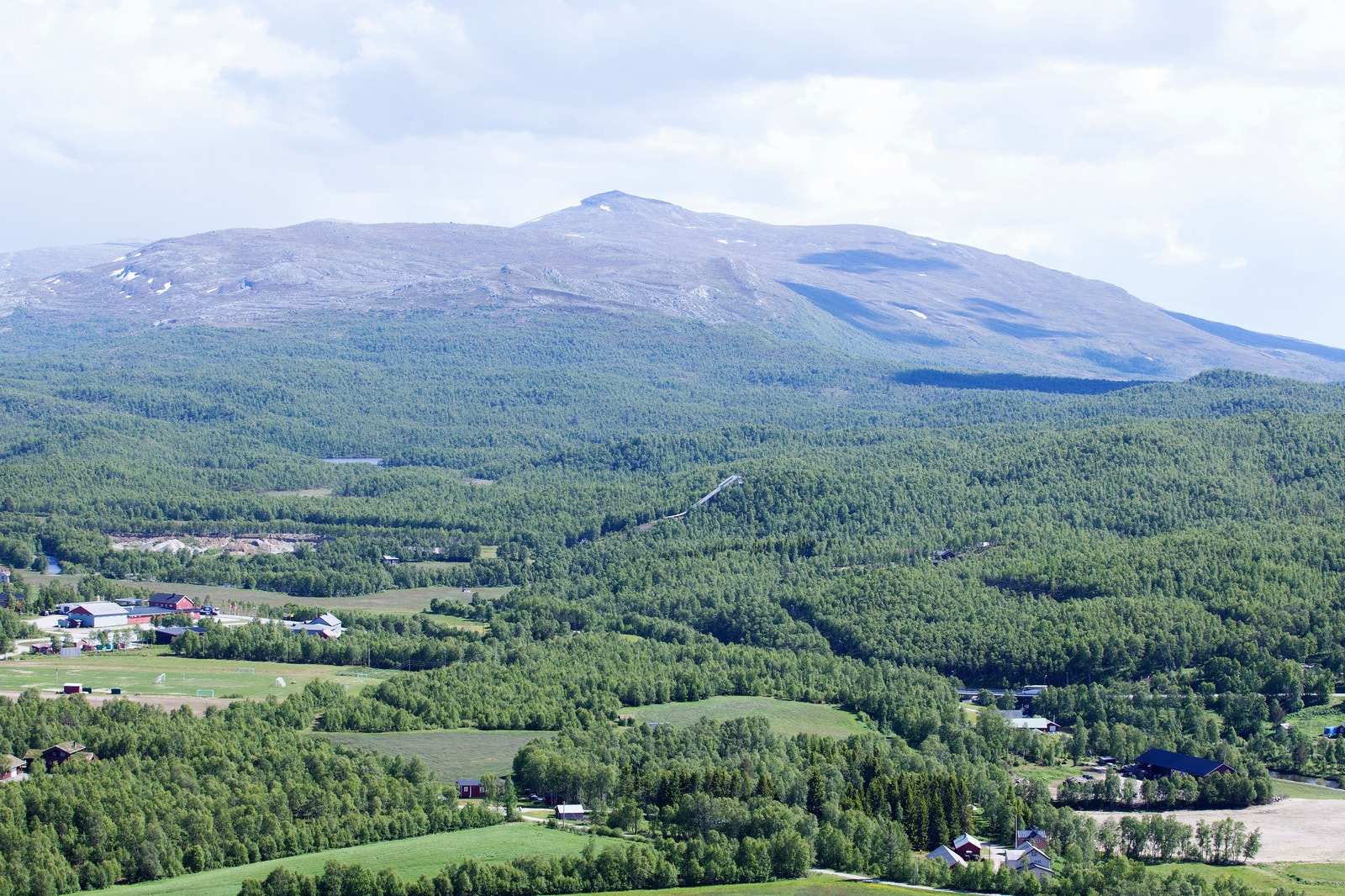Vigelfjella som nærmeste nabo. Galleribilde