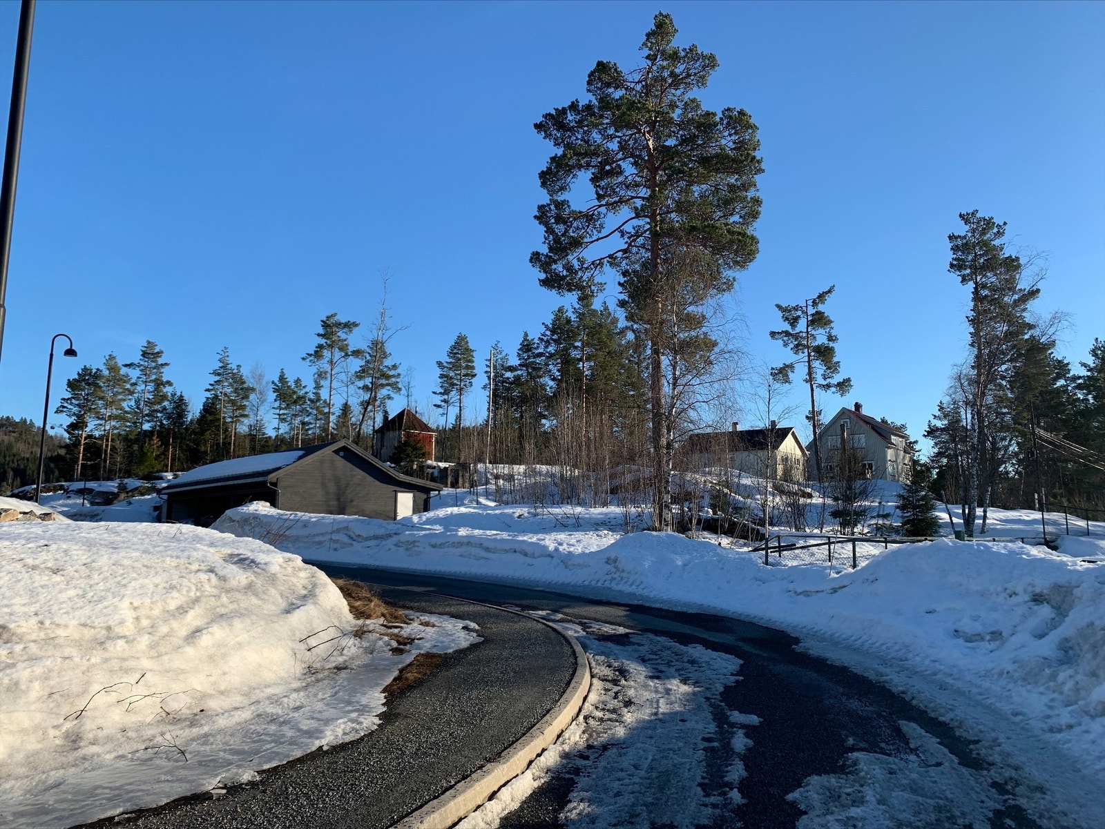 Vei mot boligområdet Galleribilde