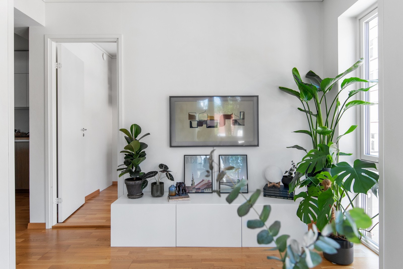 Leiligheten har et balansert ventilasjonsanlegg som sikrer frisk og god luft. Galleribilde