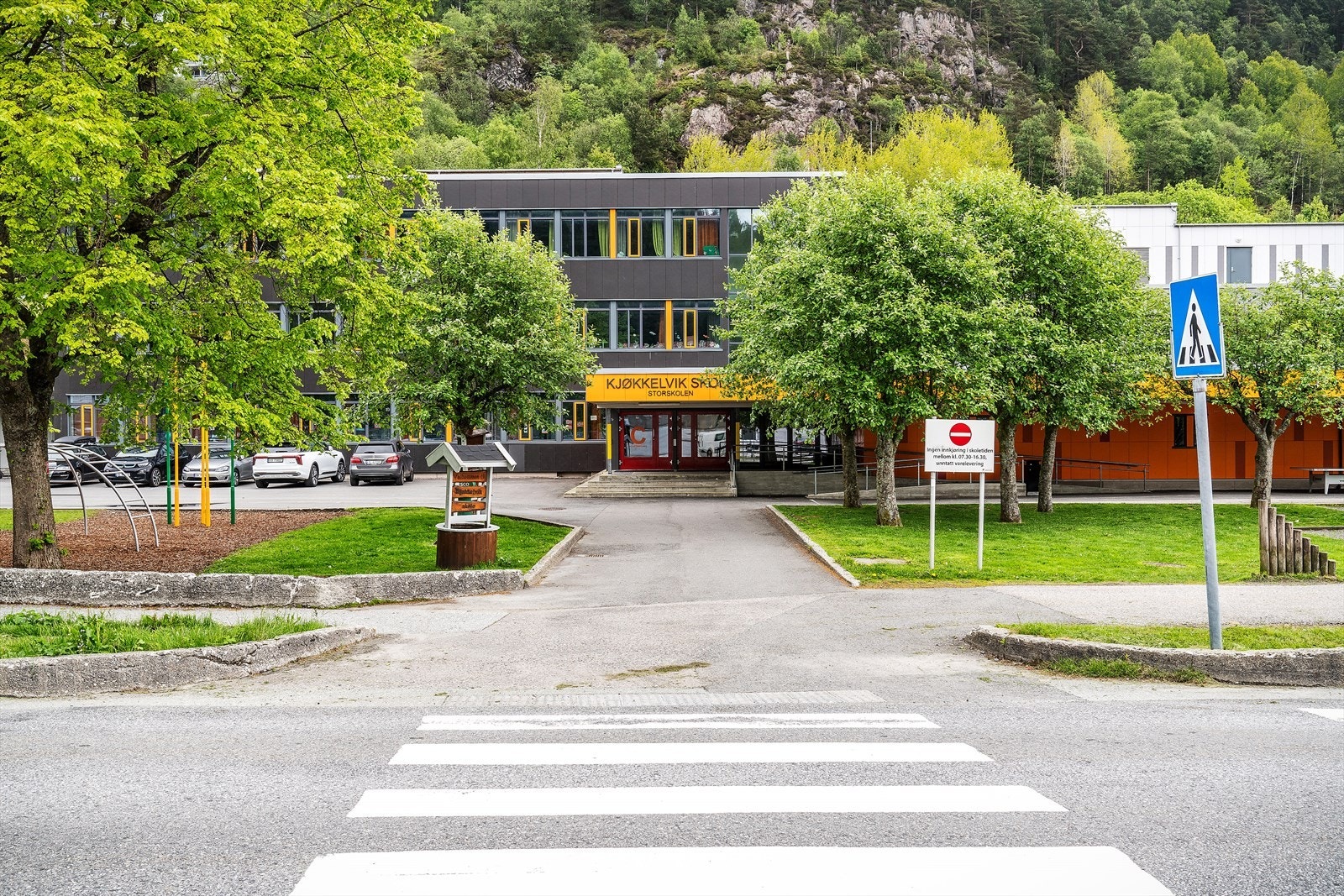 - 10 minutters gange til Kjøkkelvik skole (1-10 kl.) - Galleribilde