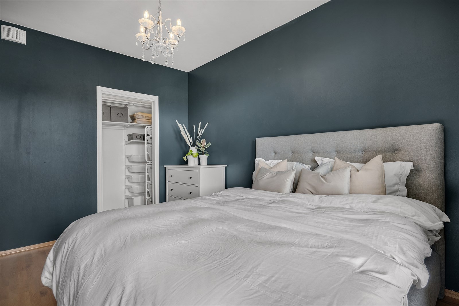 - Soverommet måler 11,7 m² - Galleribilde