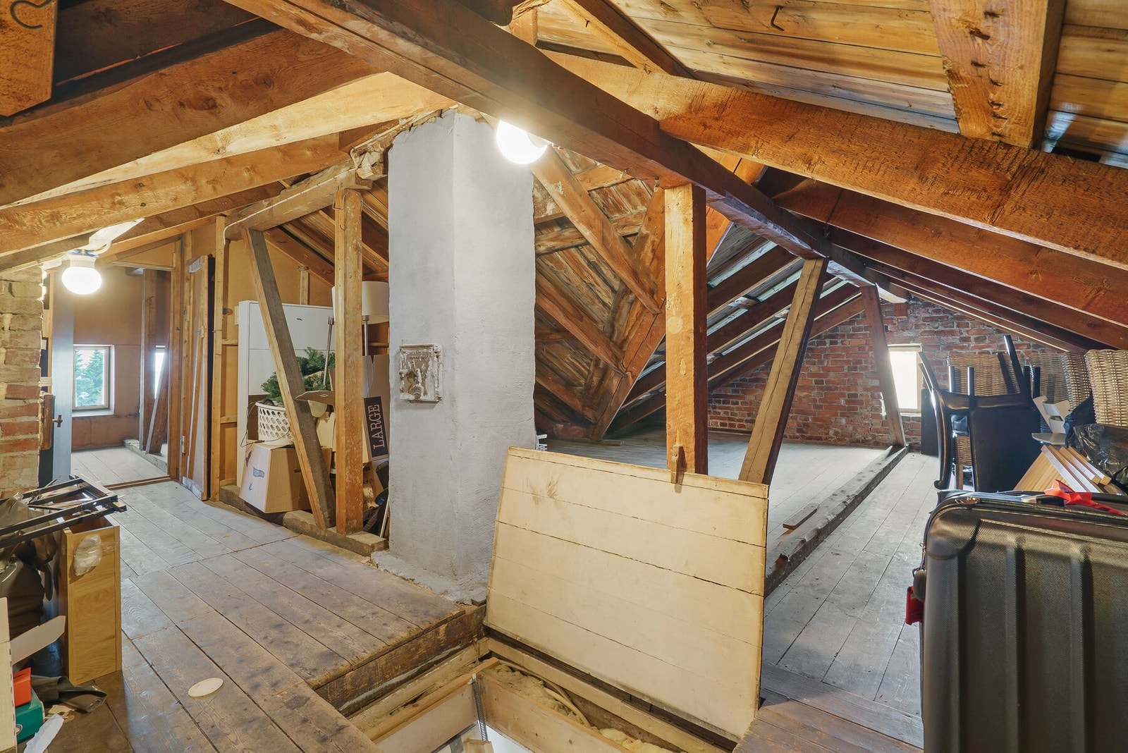 I tillegg er det loft med rikelig lagringsplass Galleribilde