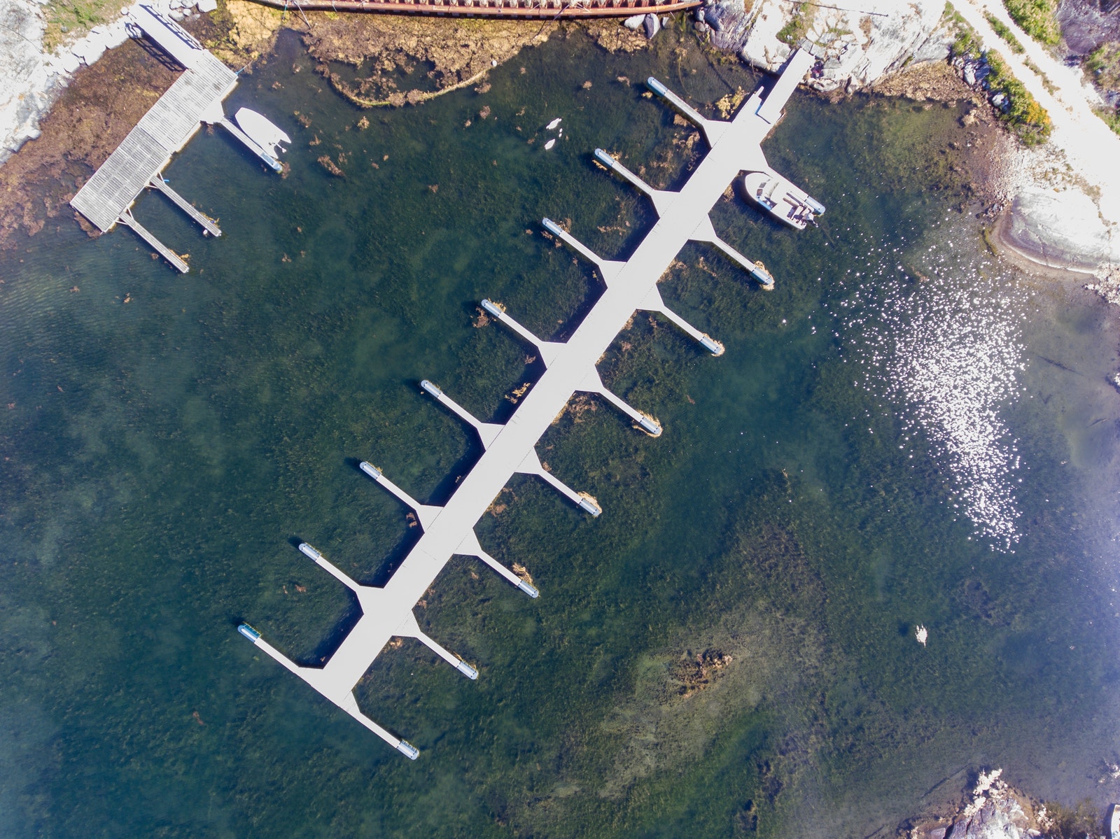 Mulighet for båtplass et steinkast fra egen bolig Galleribilde