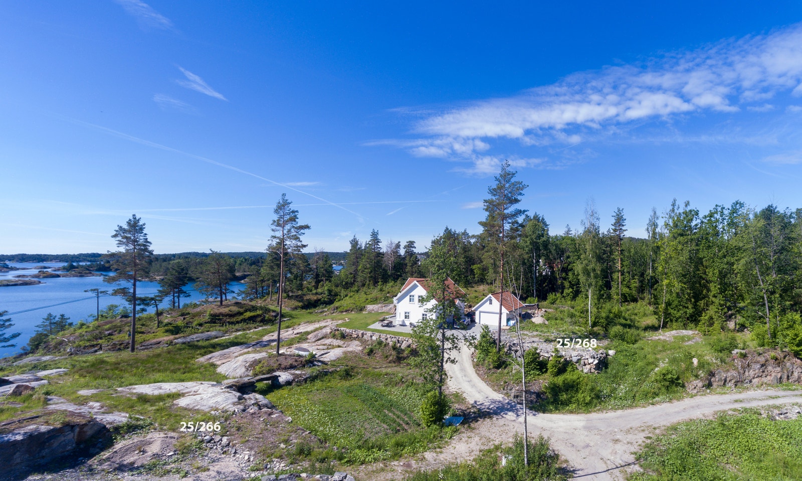 Fra Kragerø går det ferjer, hurtigbåt og taxibåter ut til Gumøy Galleribilde