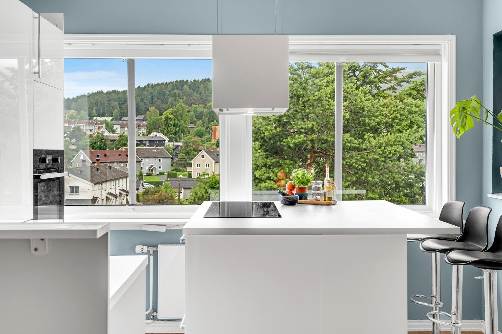 Lekre fargekombinasjoner og detaljer er med på å gjøre leiligheten svært delikat. Galleribilde