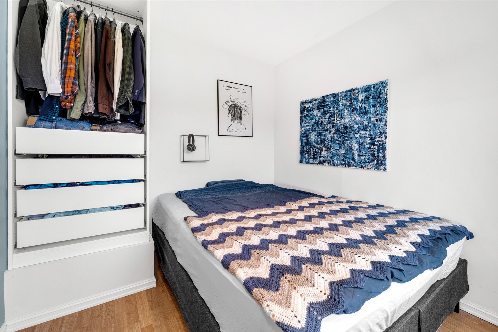 Fin plass til garderobeløsning. Galleribilde