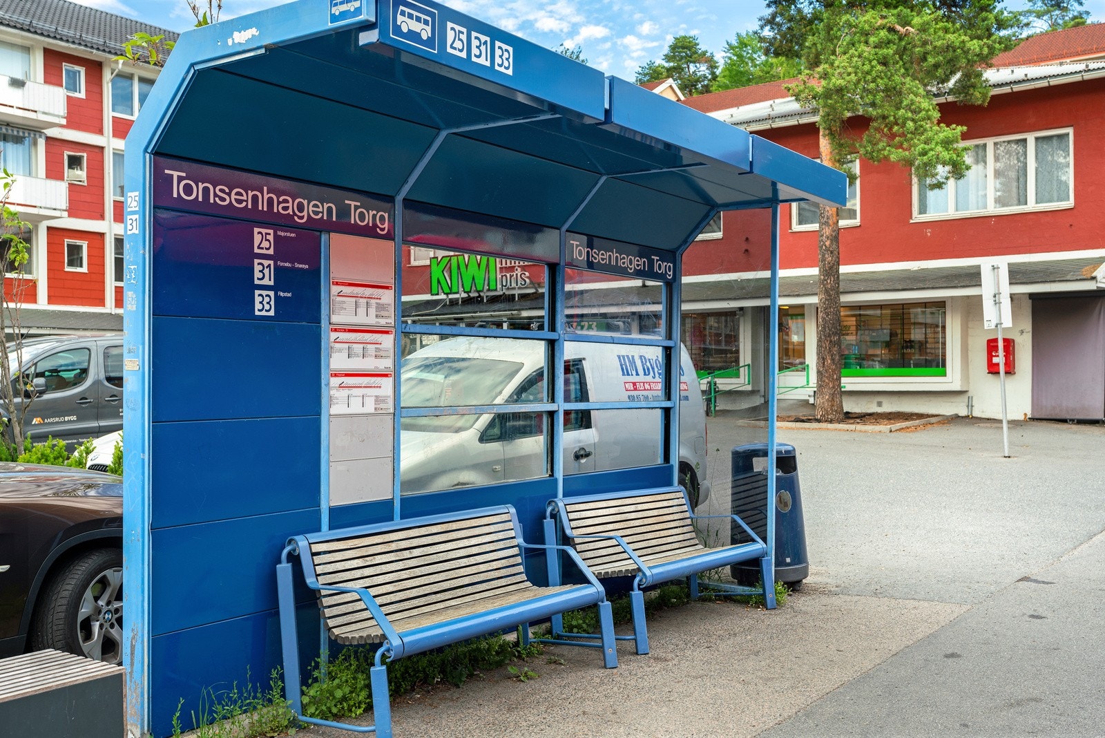 Gode tilbud innen kollektivtransport på Tonsenhagen Torg. Galleribilde