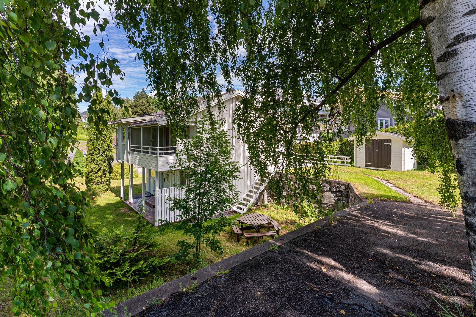 Flotte grøntarealer, fantastiske muligheter for sosiale sammekomster og grilling på sommeren. Galleribilde