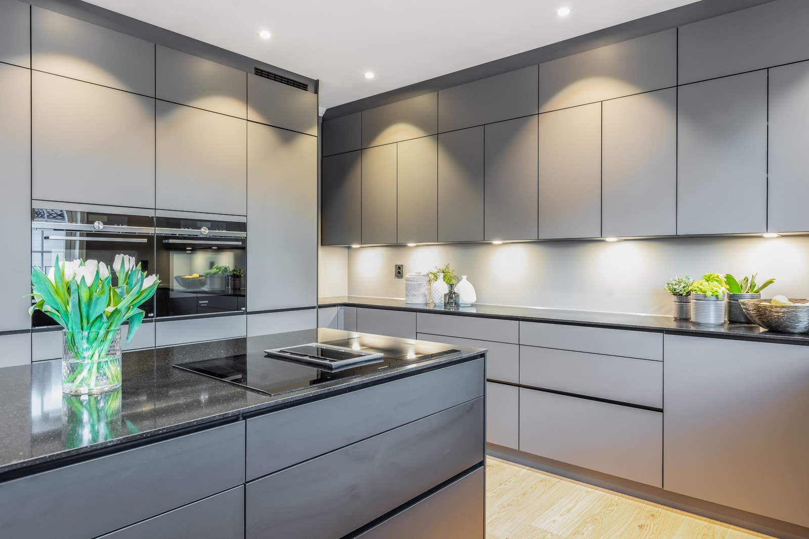 Om ønskelig med koke eller spiseøy så er det god plass til dette på kjøkkenet. Galleribilde