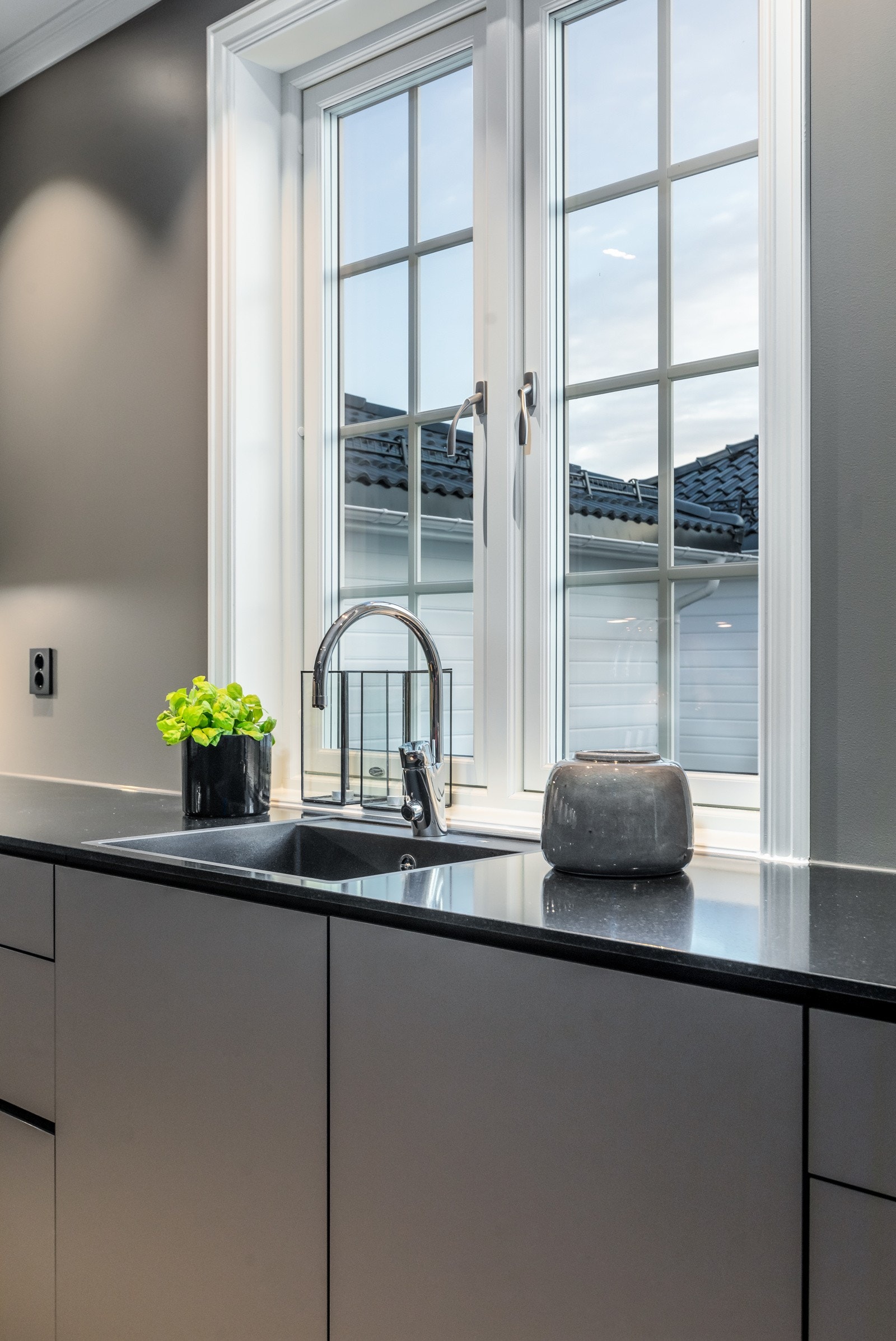 Bildene som benyttes i presentasjonen er fra andre hus Riis Bygg har oppført og er ment som illustrasjon. Det kan være avvik mot leveransen. Galleribilde