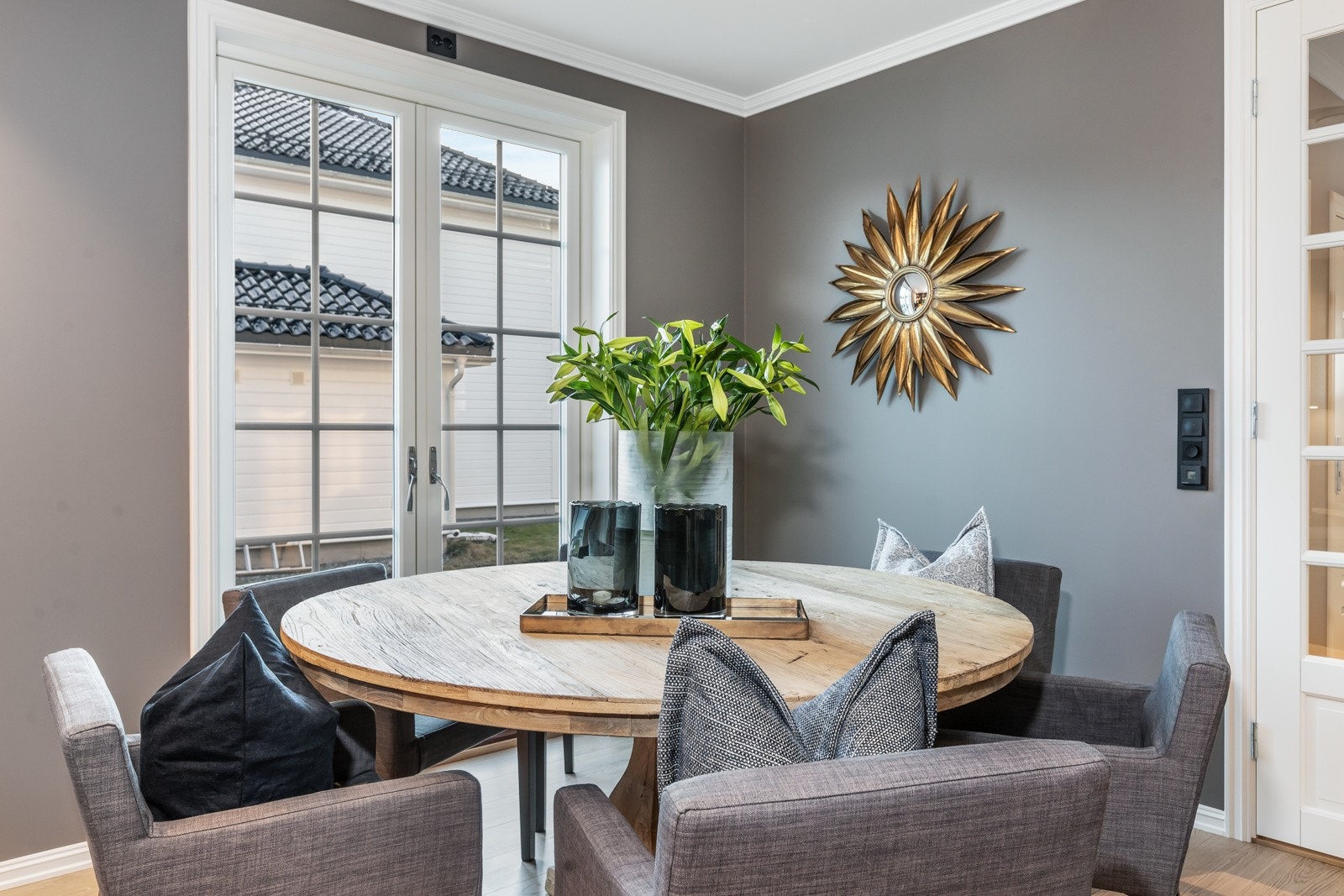 Bildene som benyttes i presentasjonen er fra andre hus Riis Bygg har oppført og er ment som illustrasjon. Det kan være avvik mot leveransen. Galleribilde