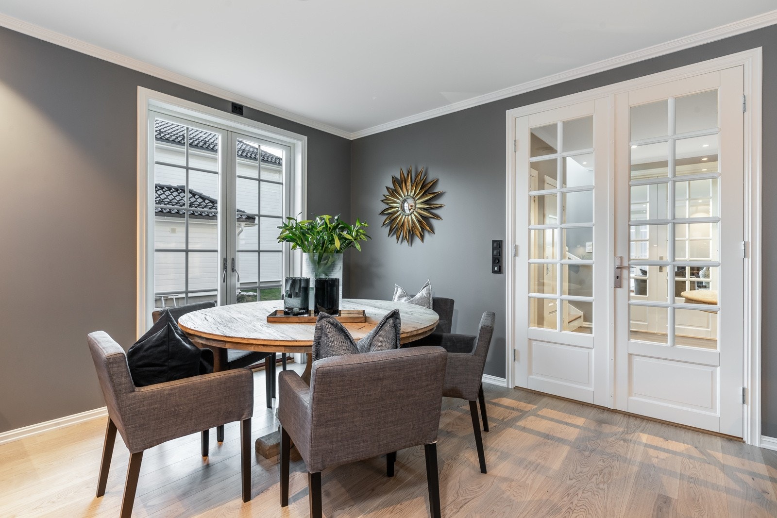 Bildene som benyttes i presentasjonen er fra andre hus Riis Bygg har oppført og er ment som illustrasjon. Det kan være avvik mot leveransen. Galleribilde