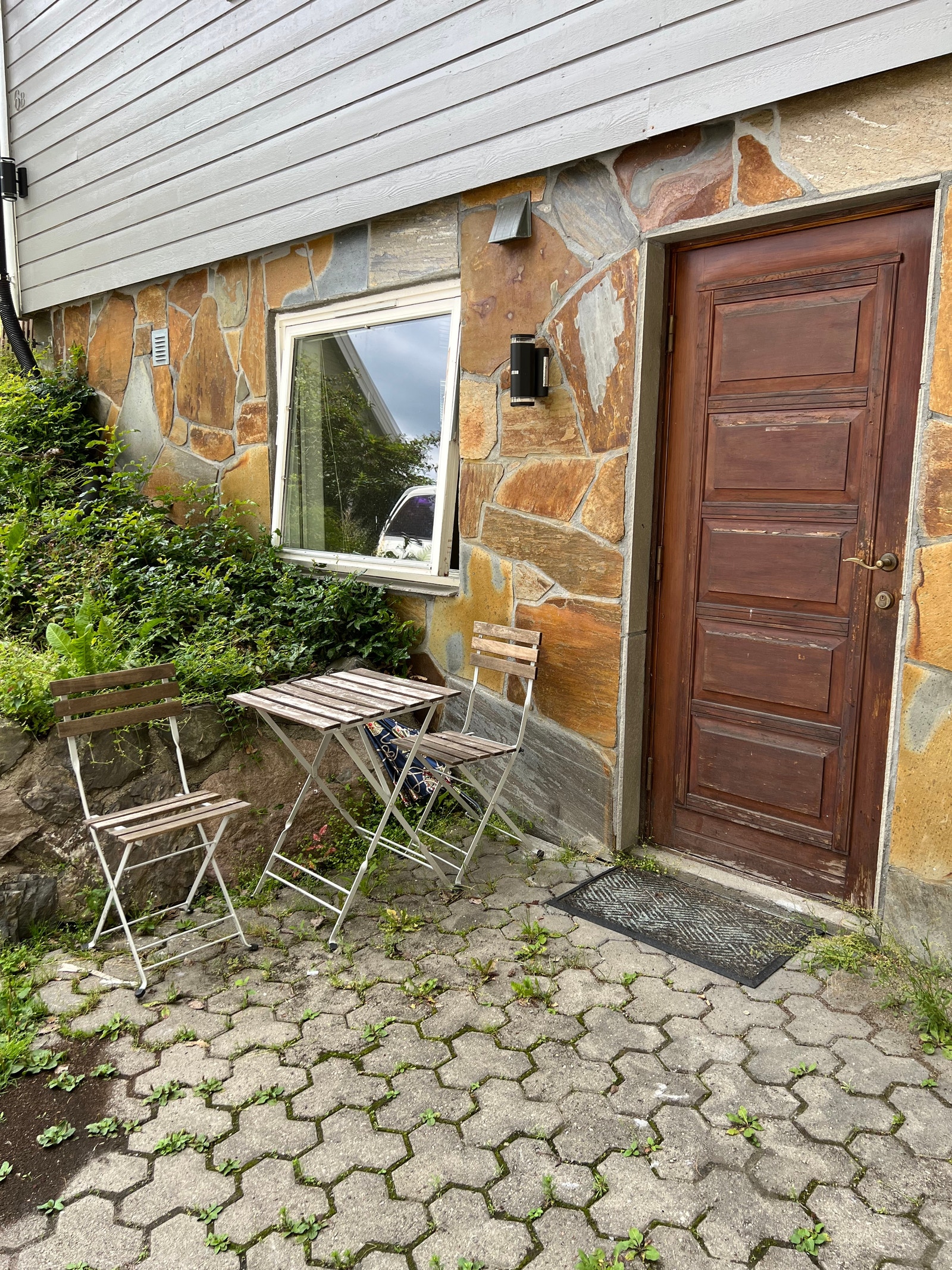 Egen, privat inngang med eget uteområde Galleribilde