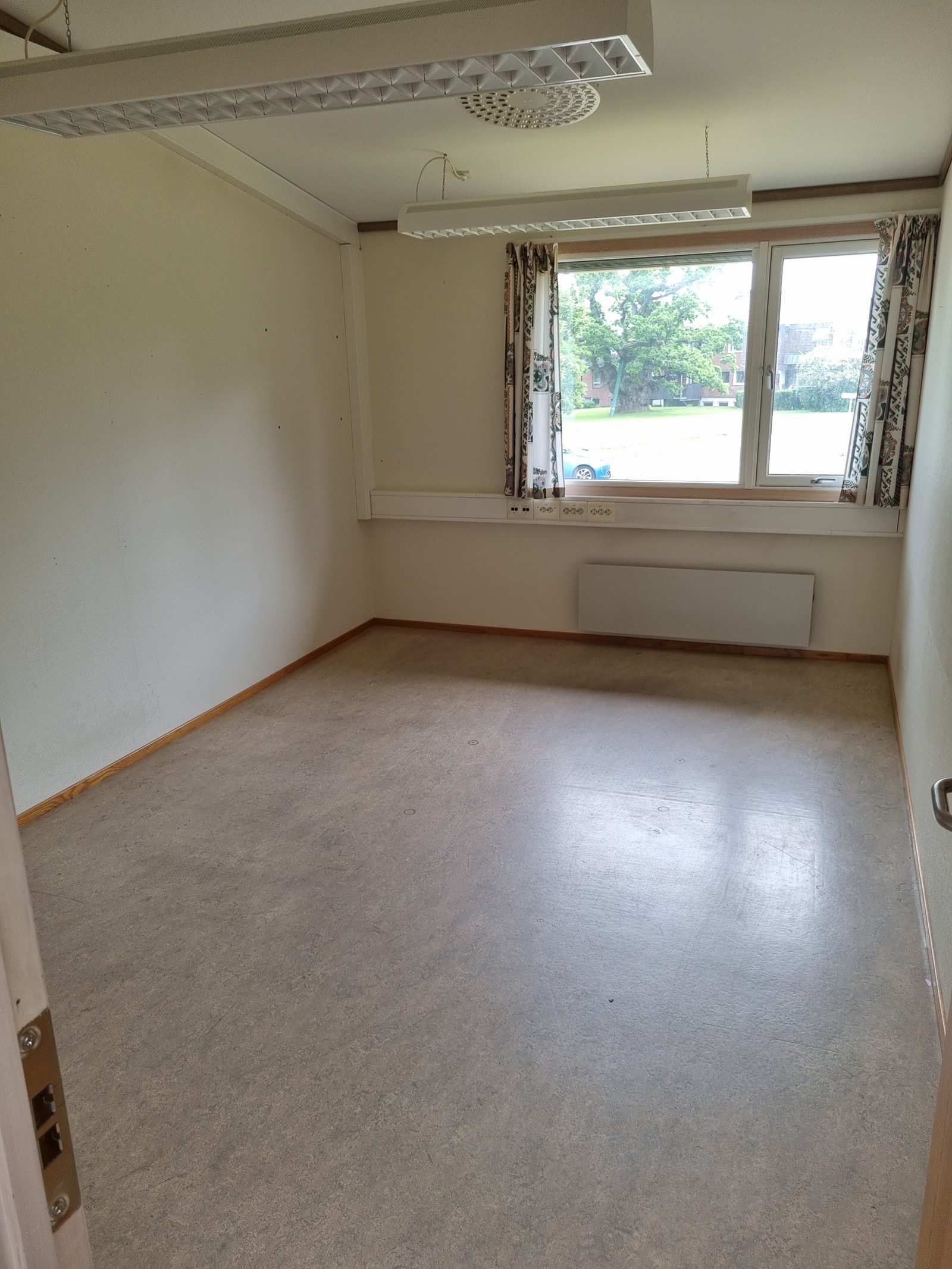 Kontorbås. Galleribilde