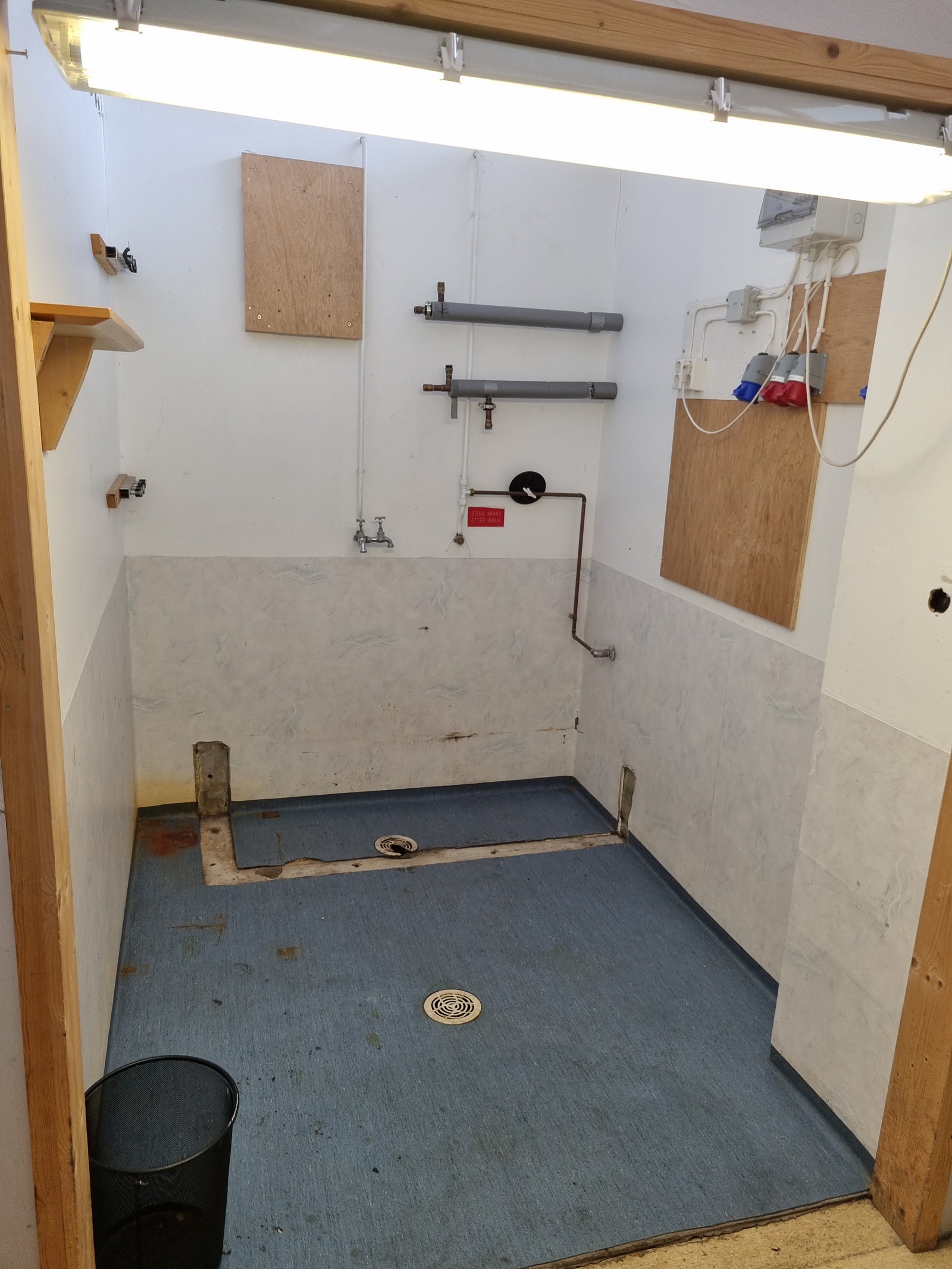 Vaskerom i underetasje rett ved kjøreport. Galleribilde