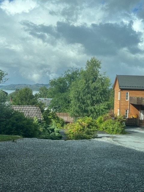 Utsikt frå stove Galleribilde