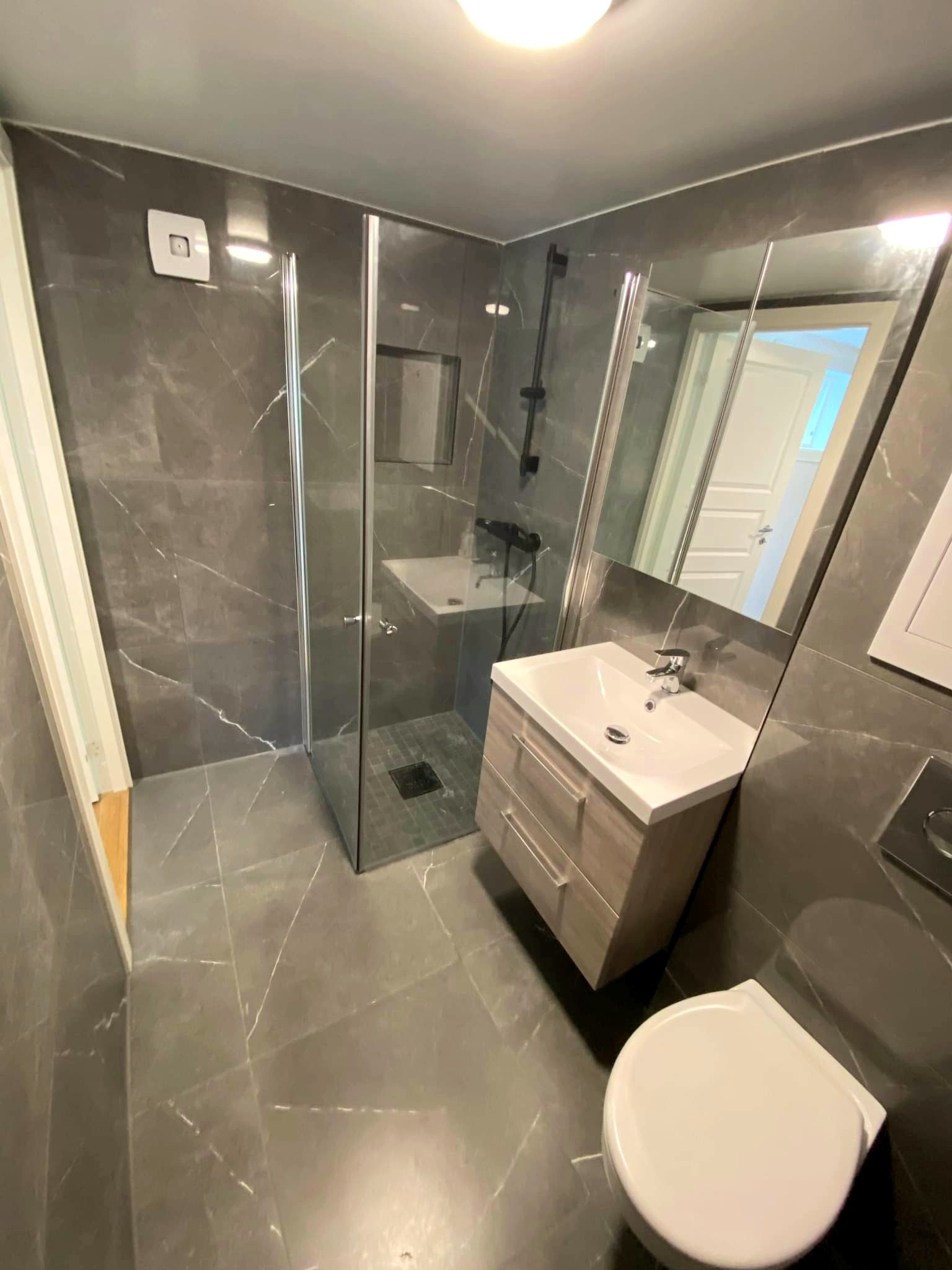 moderne bad Galleribilde