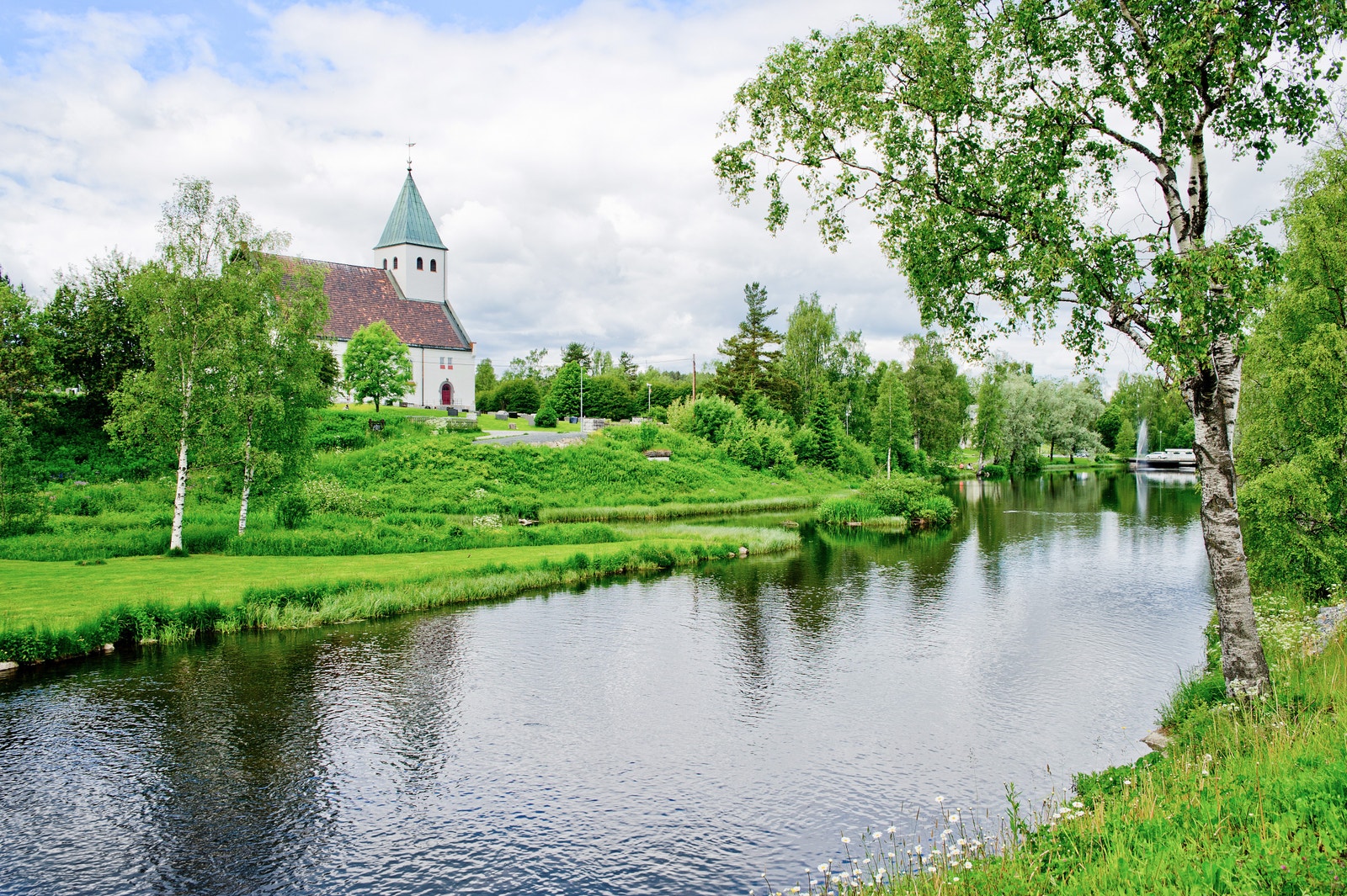 Raufoss kirke. Foto: Miriam Sundby Galleribilde