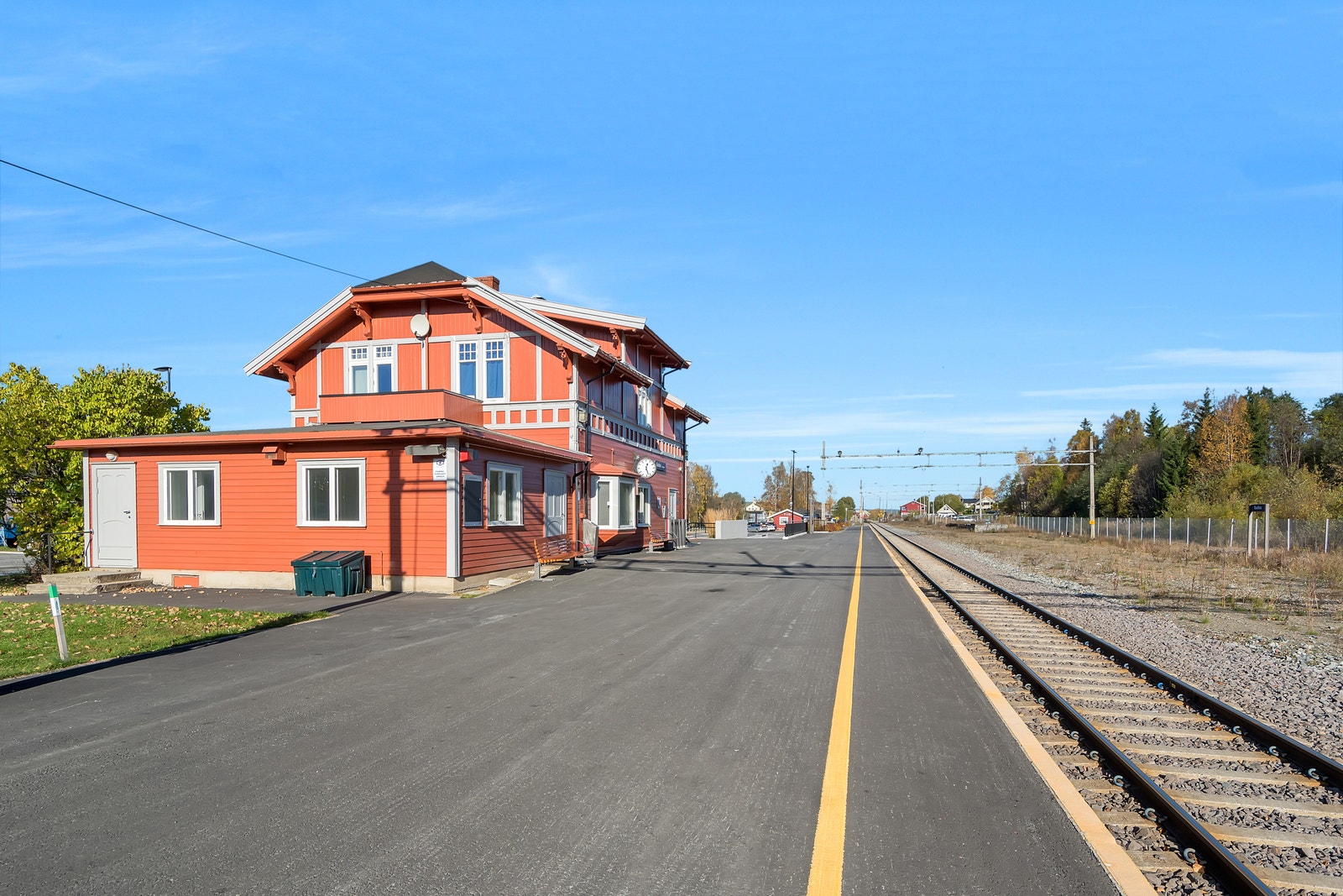 Kort vei til togstasjonen. Foto: Miriam Sundby Galleribilde