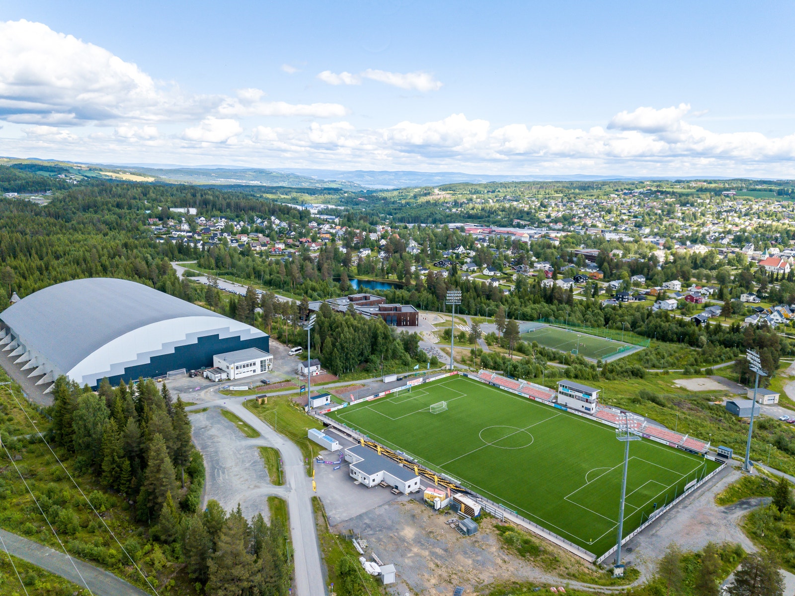 ...Eller ta en tur på fotballkamp på Nammo Stadion. Galleribilde