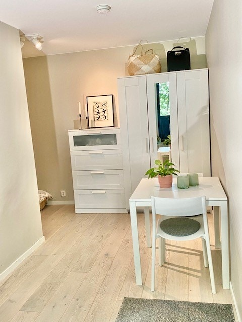 God plass til spisebord Galleribilde