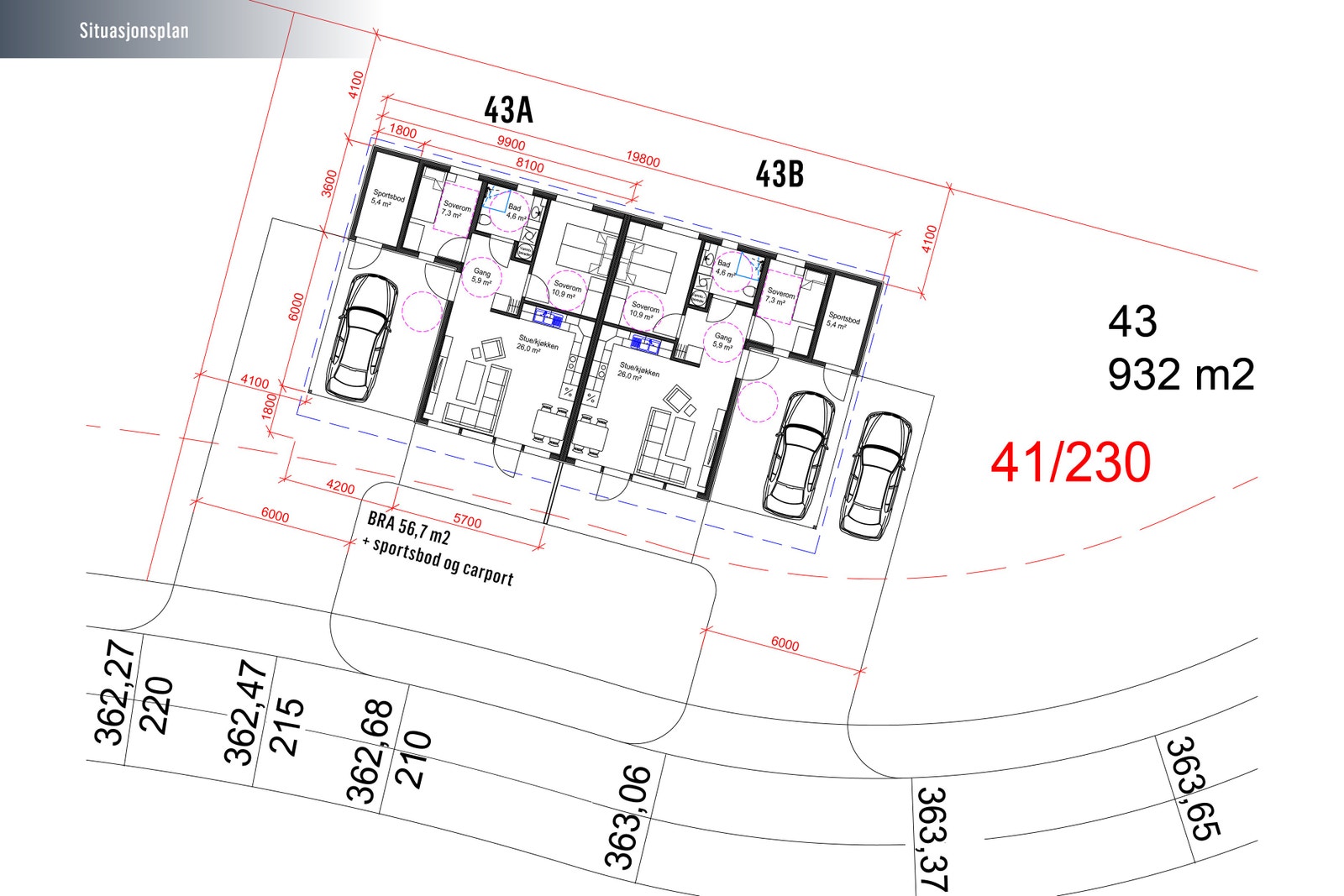 Situasjonsplan viser plassering av boligen, innkjøring og carport. Galleribilde
