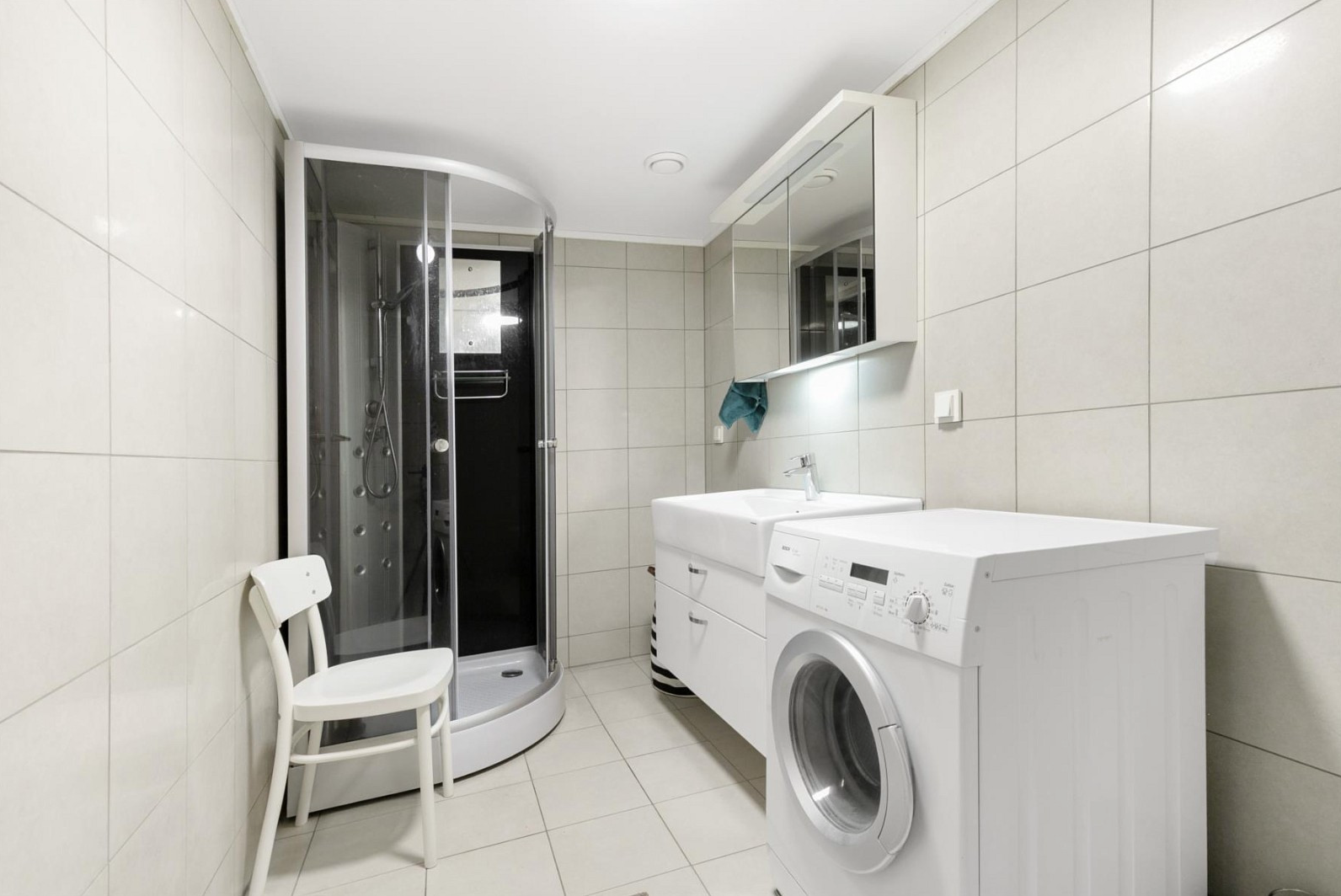 Bad med opplegg til vaskemaskin Galleribilde